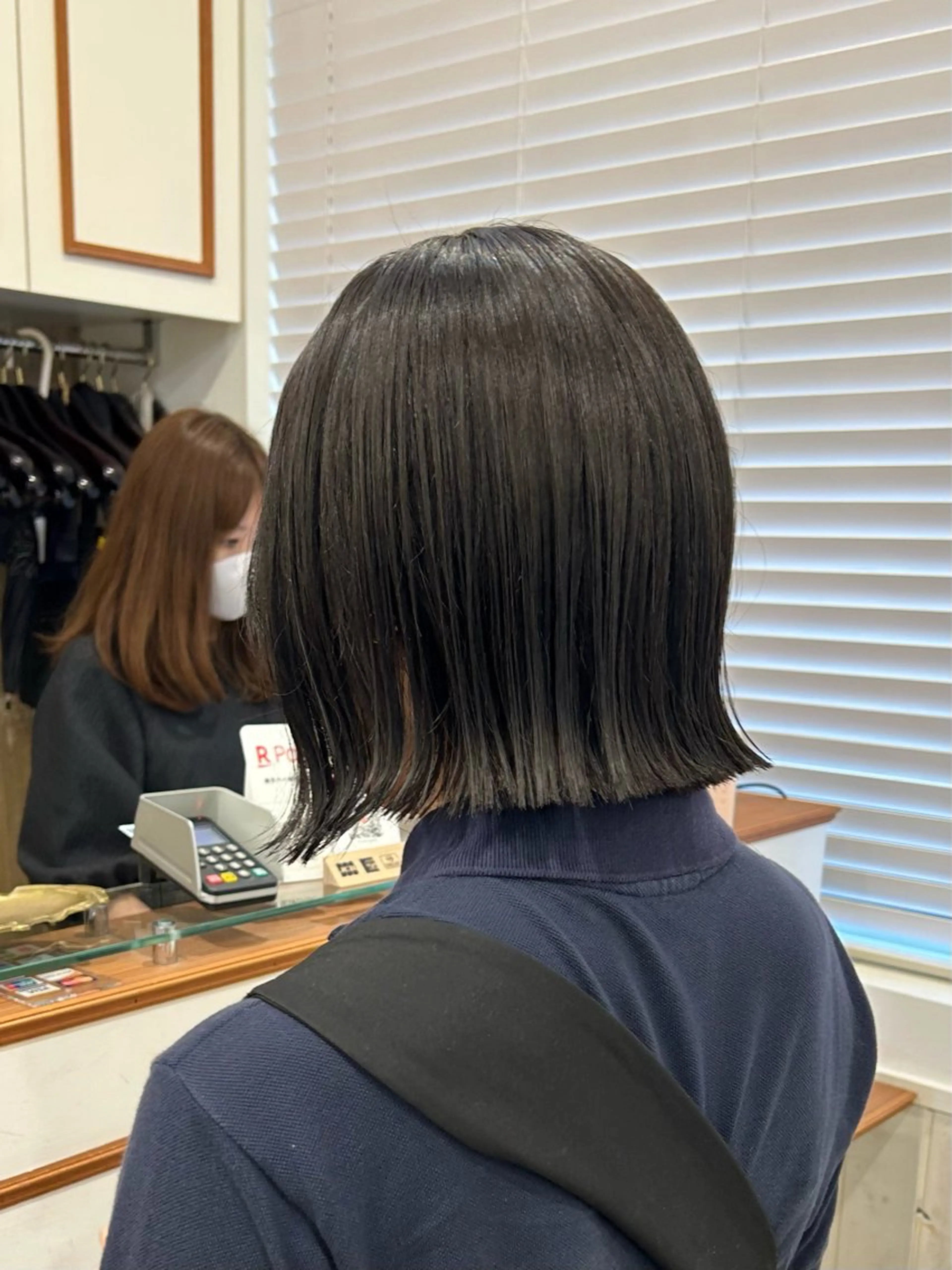 ショート カラー ぱつっとボブ/ 小野あかねのヘアスタイル