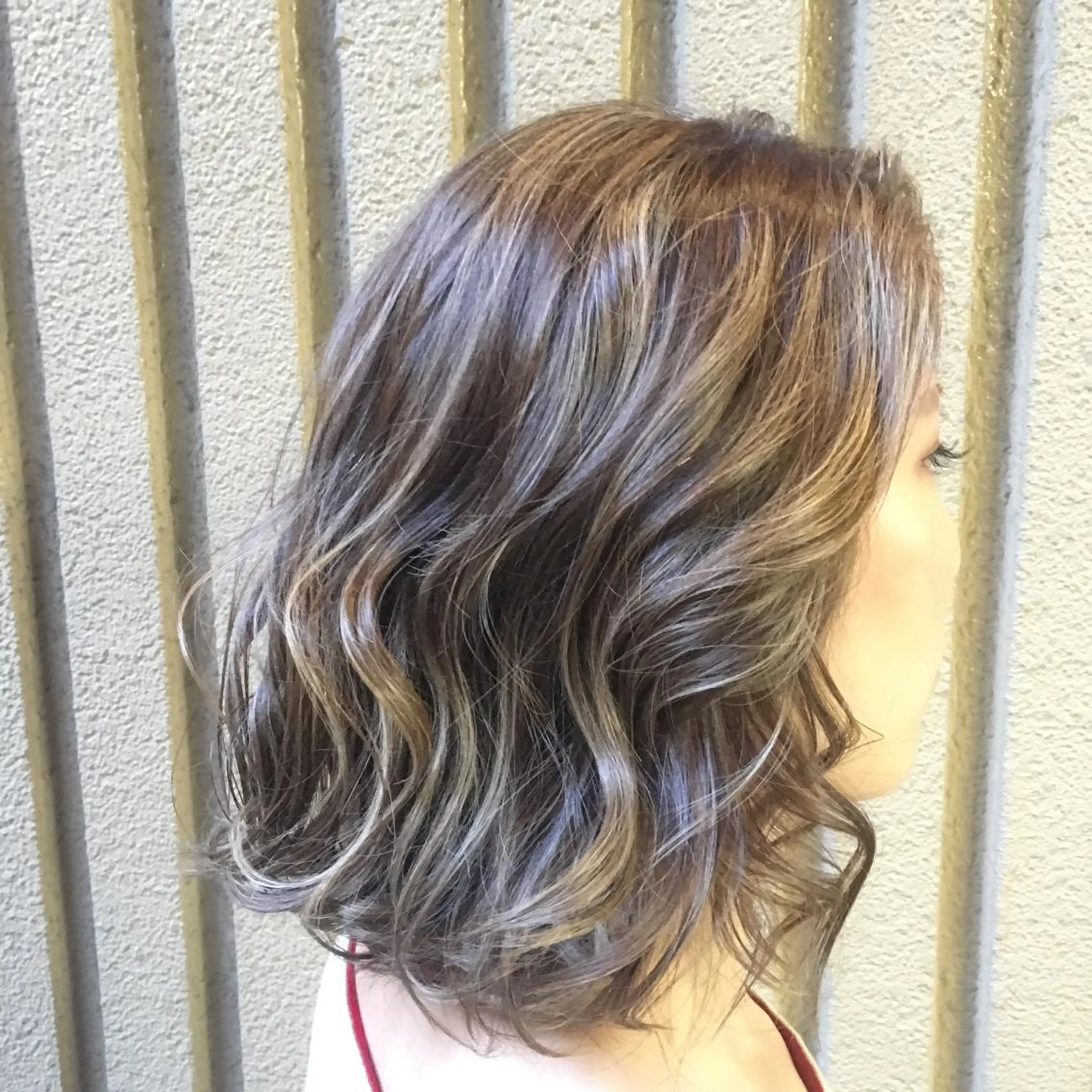 ミディアム ハイライト ツバサ 髪質改善のヘアスタイル