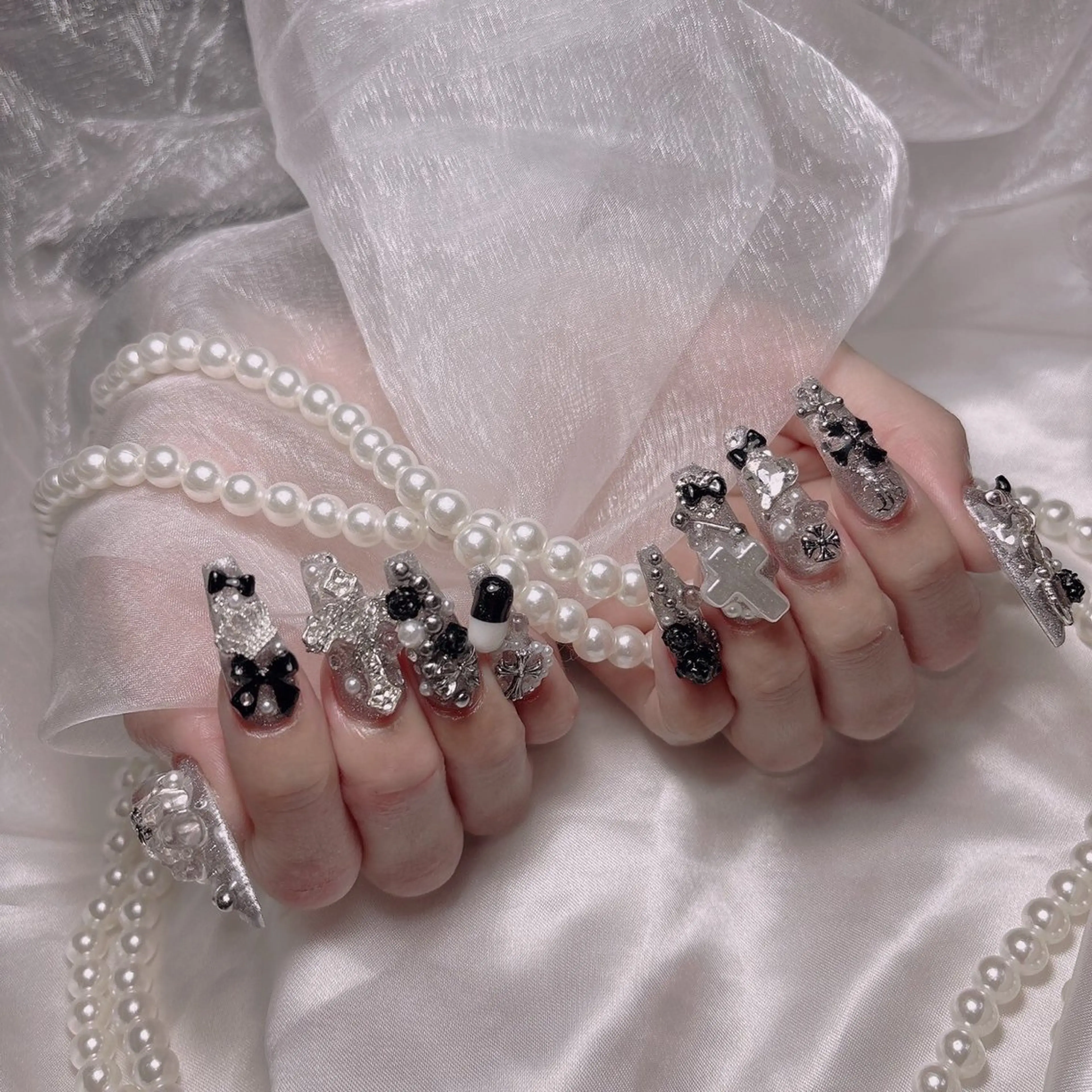 ネイル ハンドネイル ému Shokoのネイルデザイン