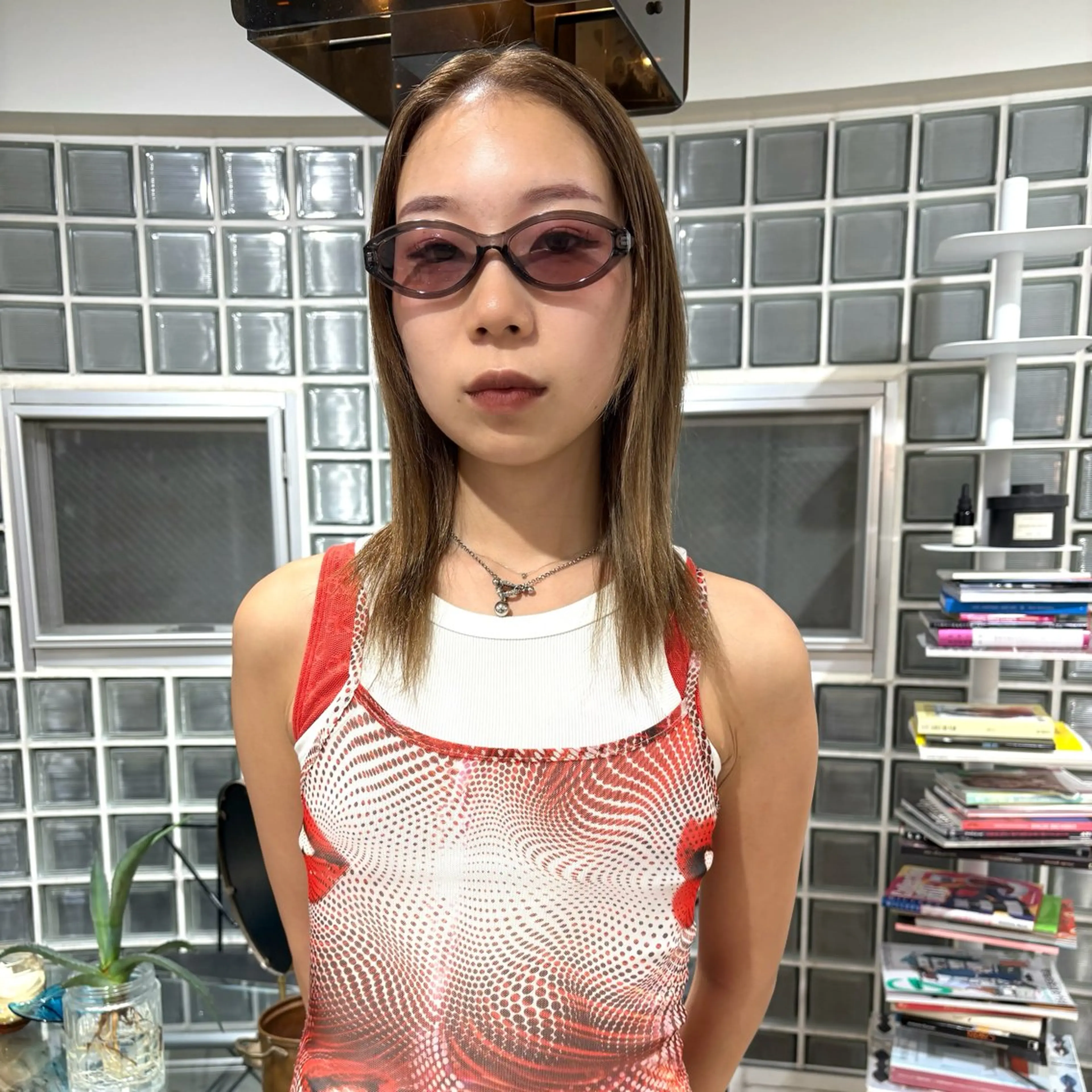 セミロング ヘアカラー WATER所属・SAKI 🪽 ハイトーンのヘアスタイル