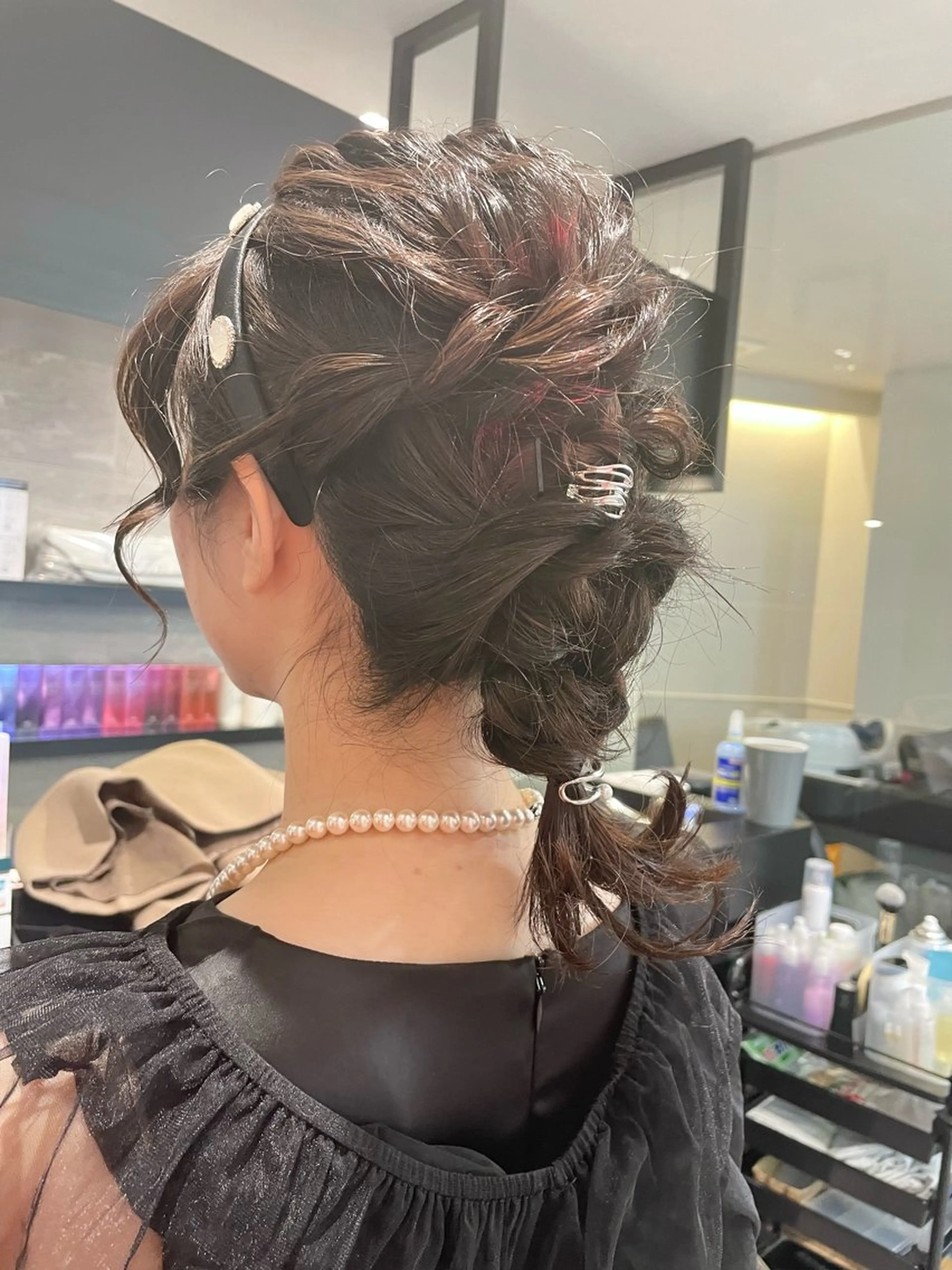 ミディアム ヘアアレンジ カチューシャ ダブルカラー🦖 /髪質改善⚡️しおりのヘアスタイル