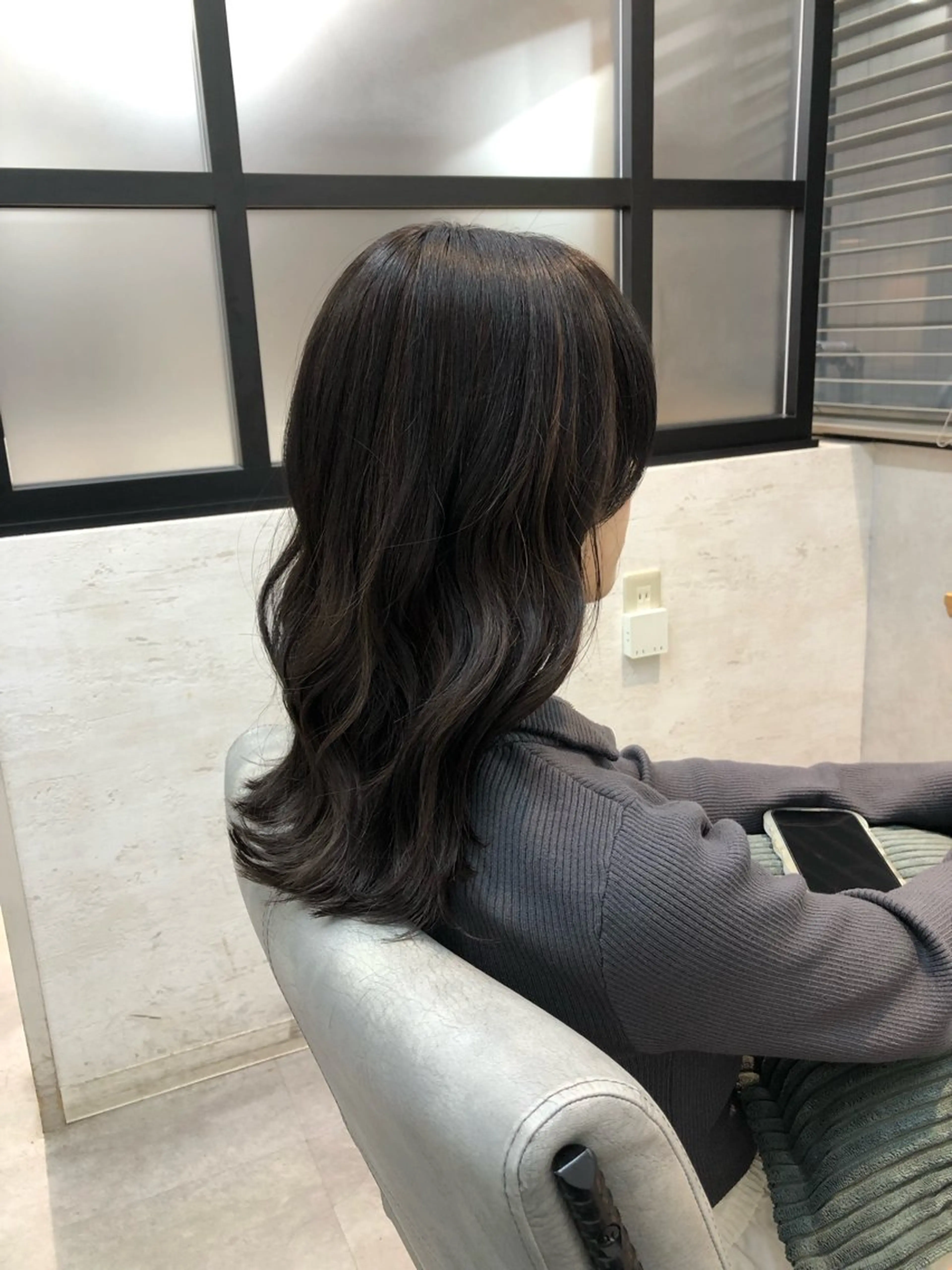 セミロング カラー 黒髪 グレーブラック Clan  博多店所属・Clan Tsuyoshiのヘアスタイル