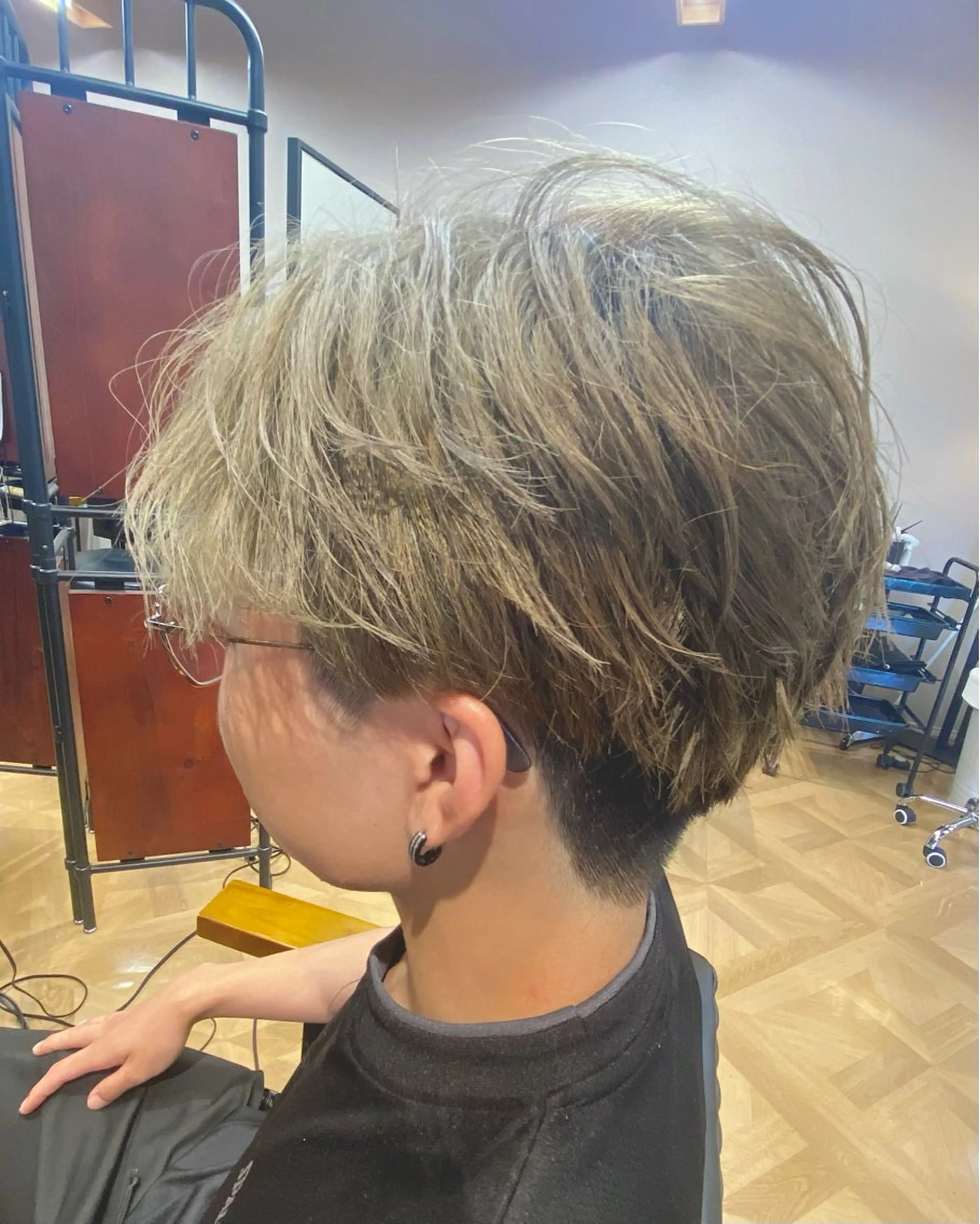 カラー メンズ メンズブリーチ メンズハイトーン ベージュカラー ブリーチ ケアブリーチ カット ヘアカラー トリートメント AYL　hair桃花台所属・菅野 奏のヘアスタイル