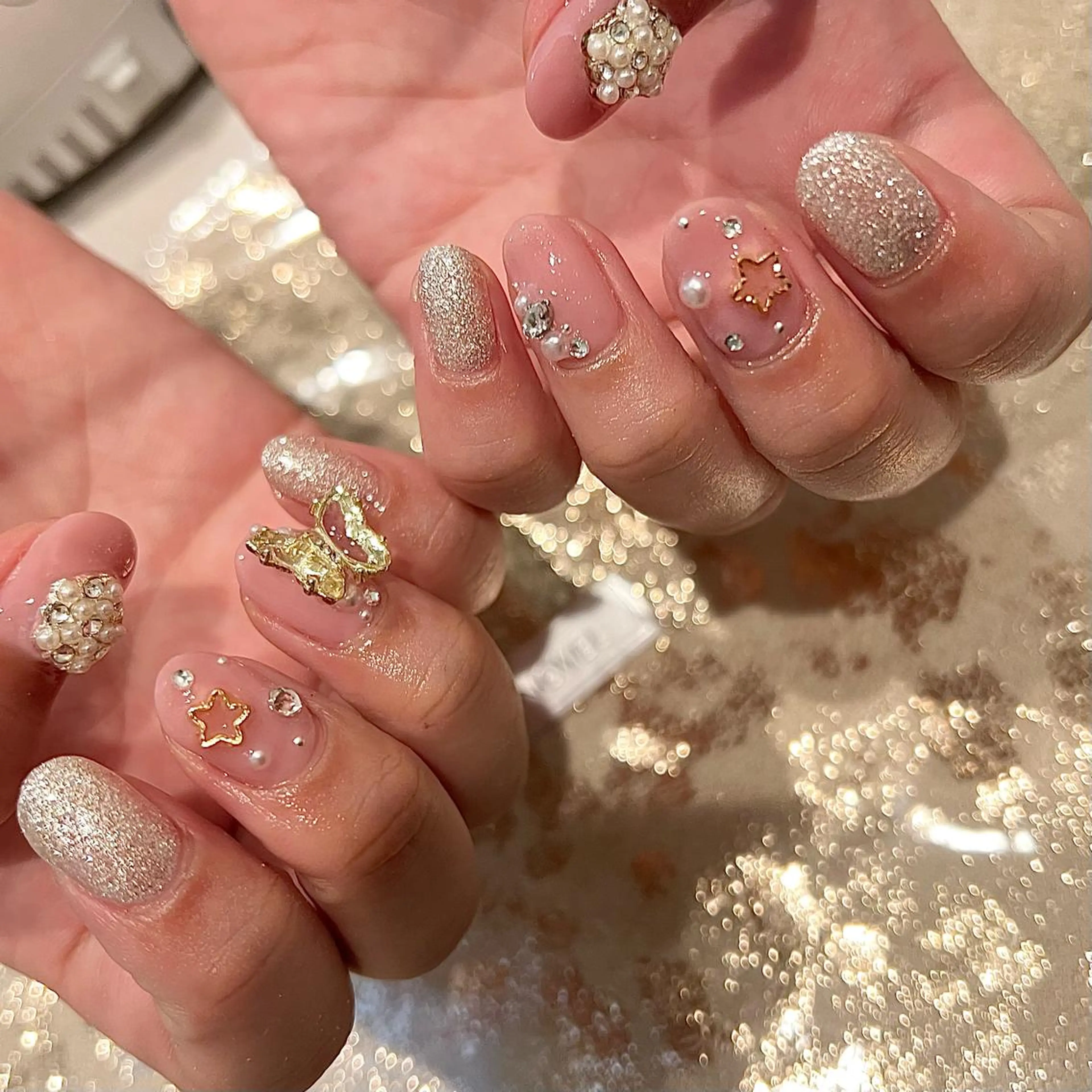 ショート ネイル ハンドネイル H🌺 NAILのネイルデザイン