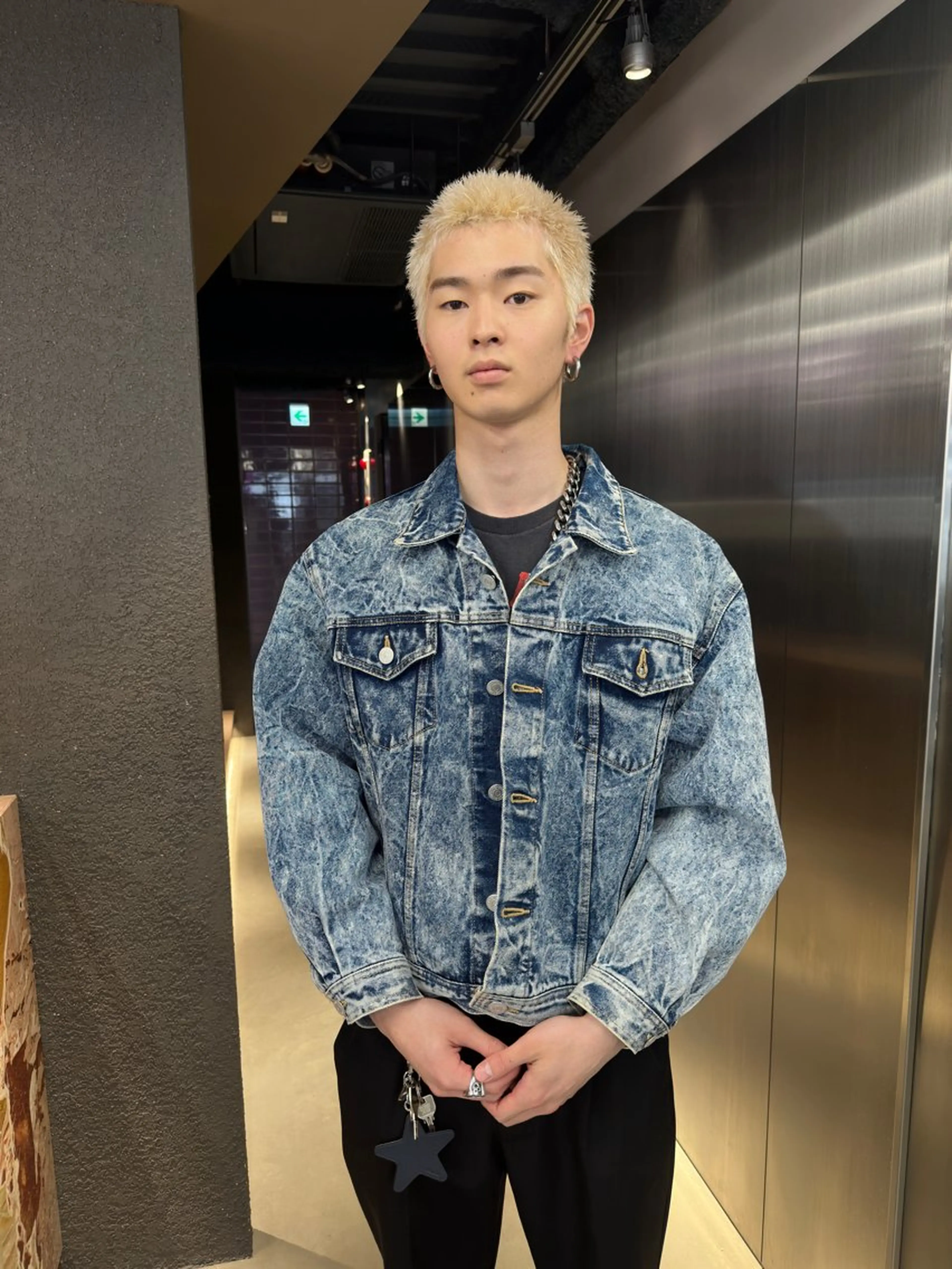 ショート カラー メンズ スパイキーショート ブロンド ホワイトブロンド ショートヘア ヘアカラー トリートメント enne栄店 /ブリーチ/ブリーチカラー/ダブルカラー/髪質改善/ケアブリーチ【エン】所属・鈴木直之/ハイトーン /ボブ/美髪矯正のヘアスタイル