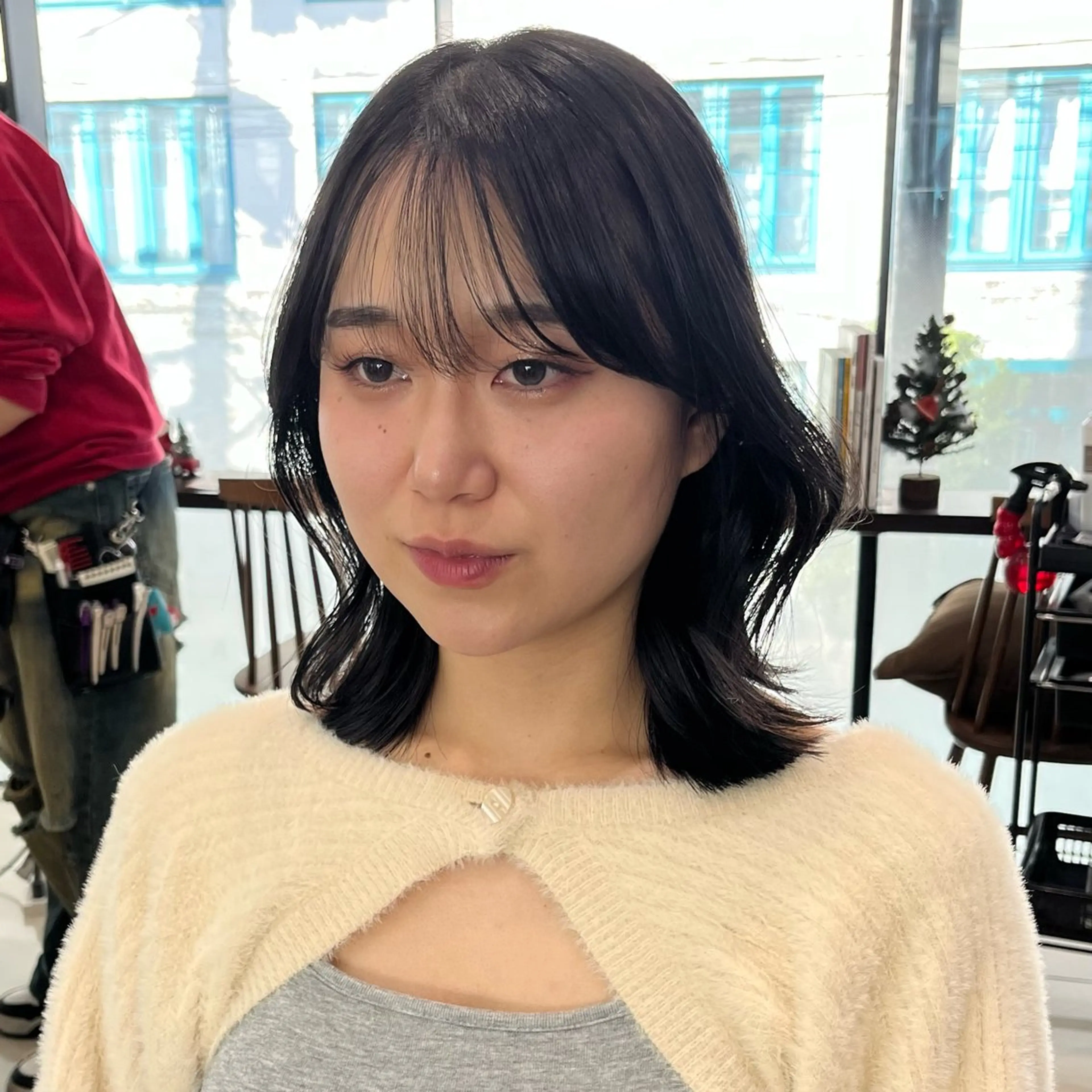 ミディアム パーマ ミディアムパーマ くびれヘア 韓国風ヘア タンバルモリパーマ 礒井メンキのヘアスタイル