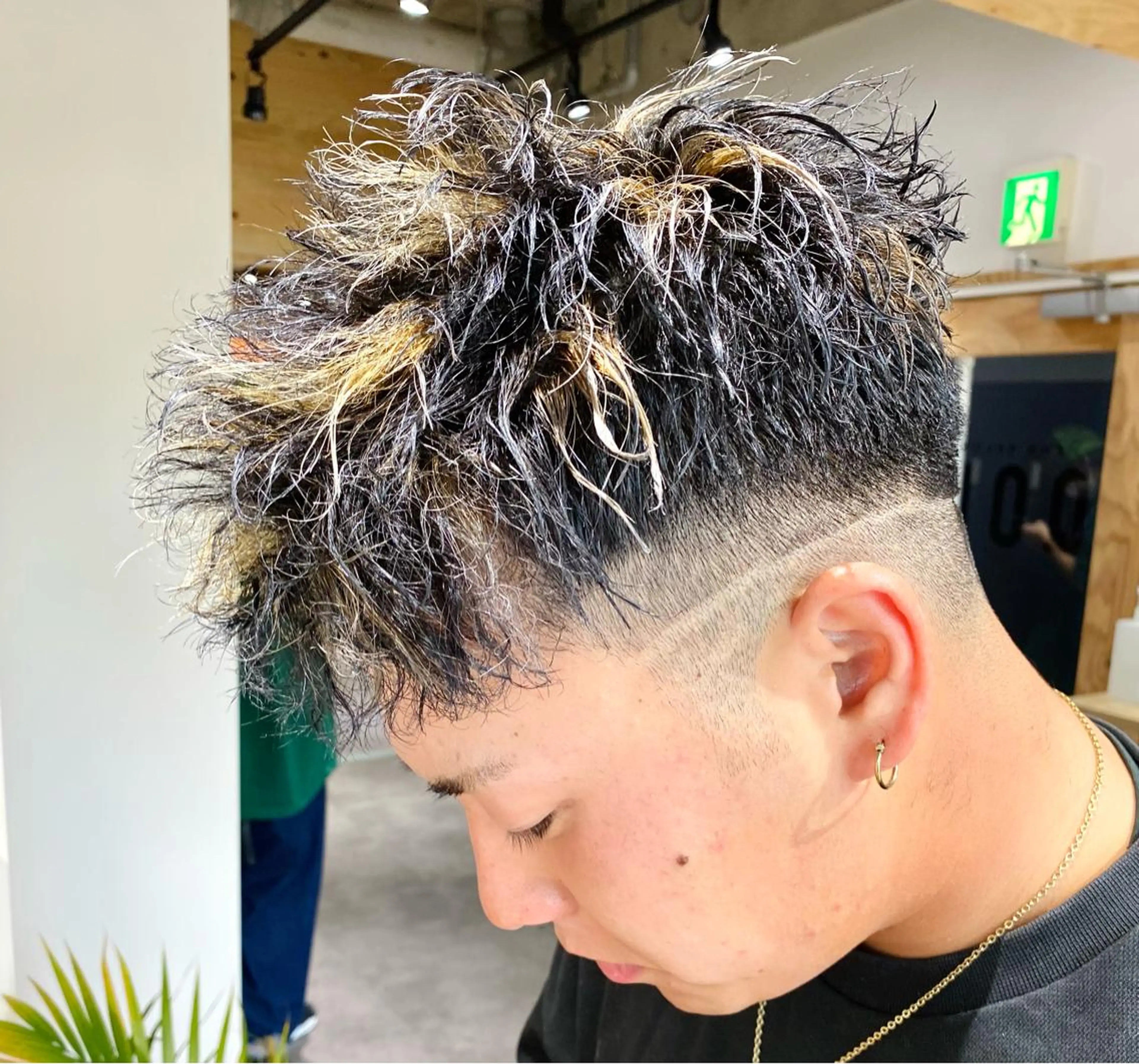 カラー パーマ メンズ カット ヘアカラー トレンドパーマ‼️ NAOKI💥のヘアスタイル