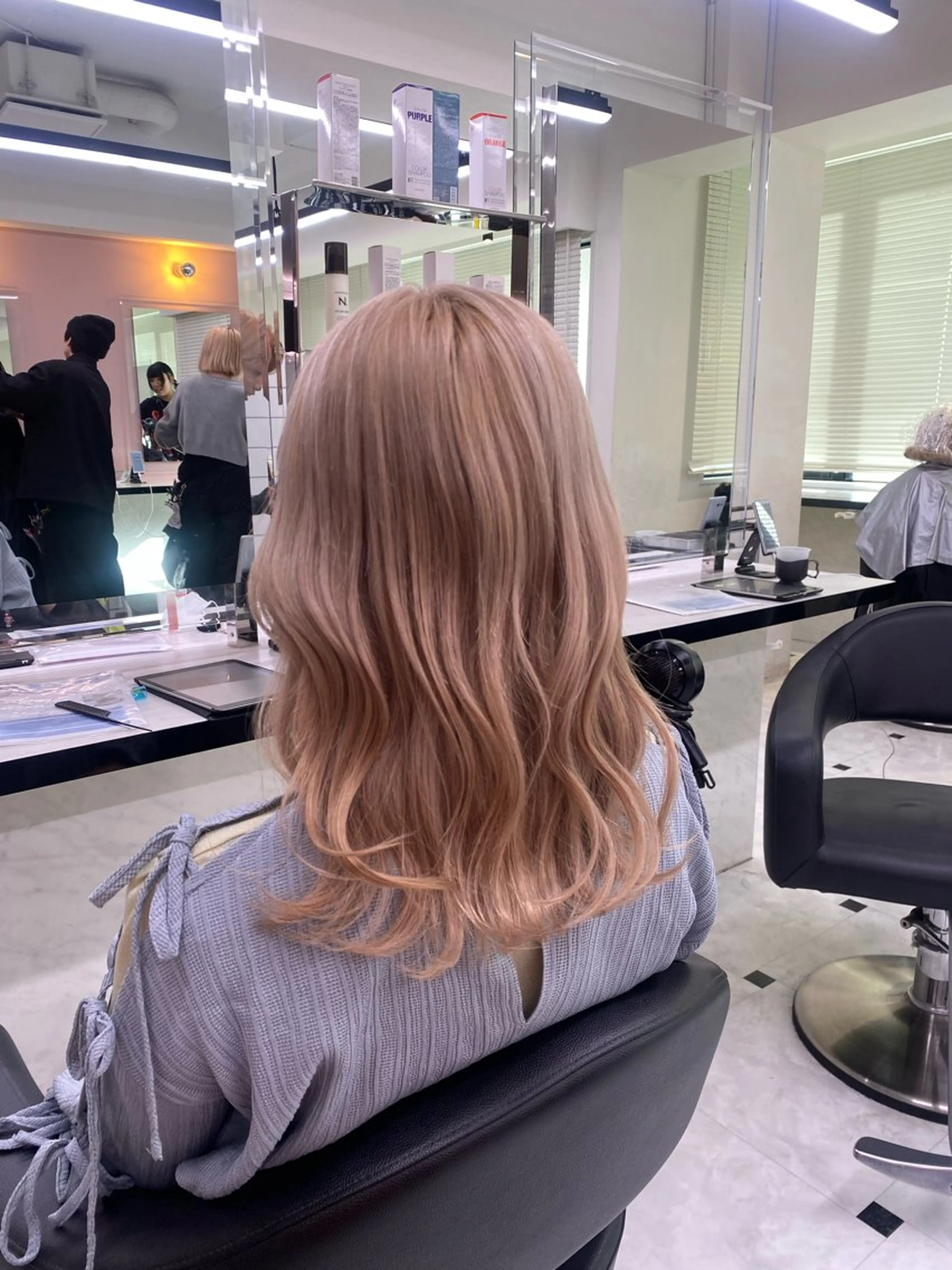 セミロング カラー ベージュカラー ホワイトベージュ ヘアカラー ♡ダブルカラー♡ 透明感カラー♡AIのヘアスタイル