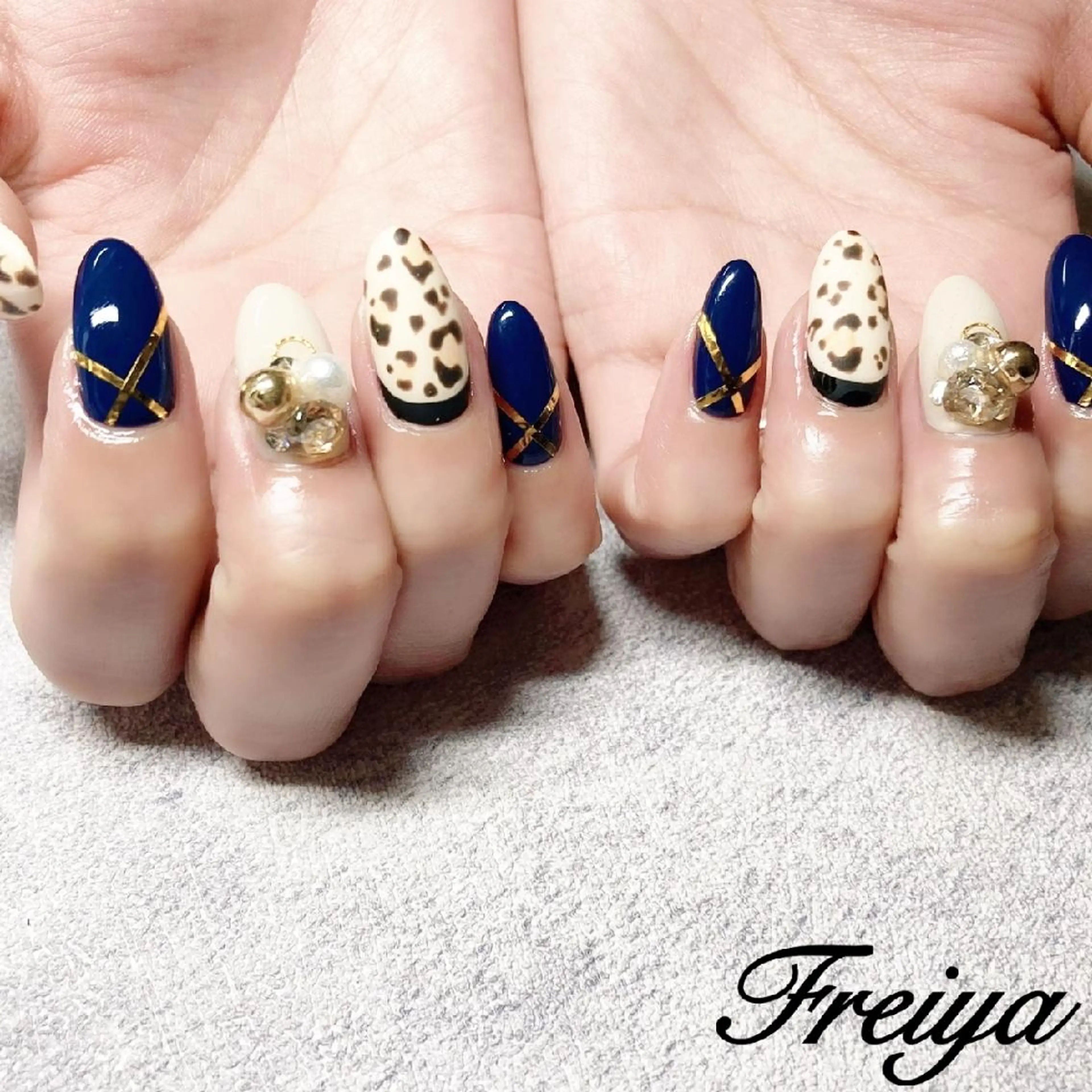 ネイル FREIYA所属・FREIYA マツエク、ネイルの眉毛・アイブロウイメージ