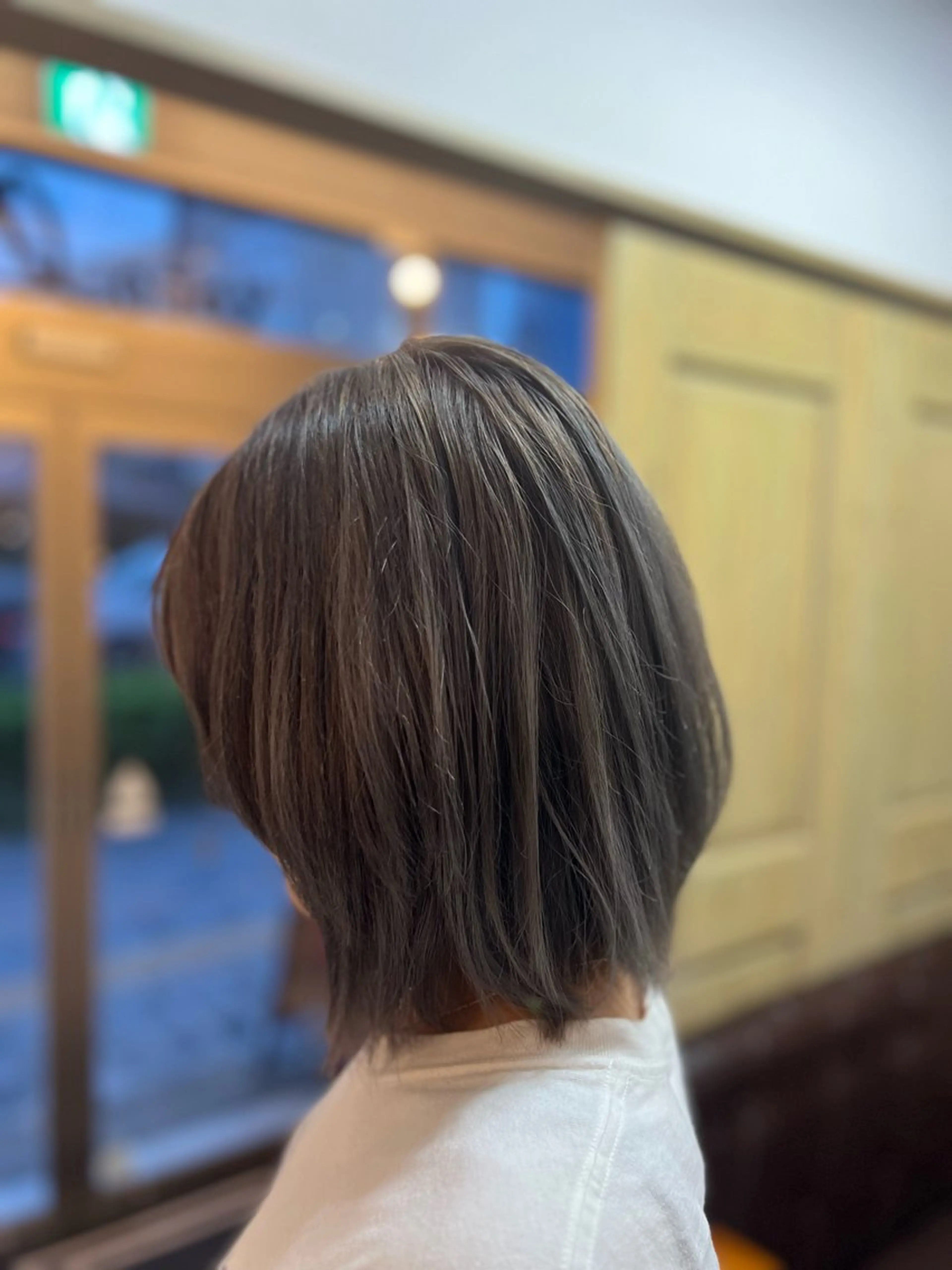 カラー ブリーチ 透明感カラー グレージュ ボブ Tocolaso柏店所属・いさく ひでみつのヘアスタイル