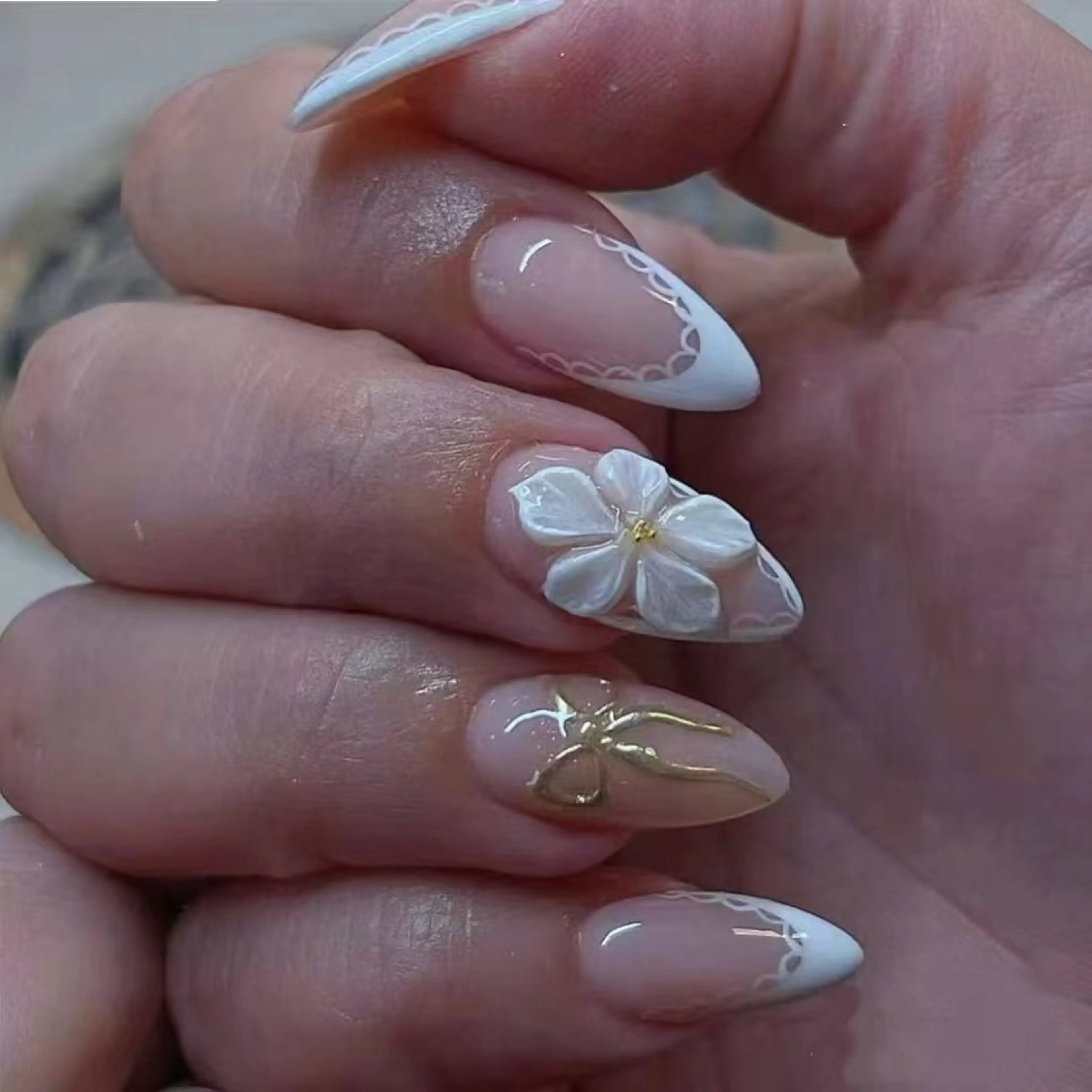 ネイル オーロラネイル フラワーネイル フットネイル フレンチネイル ジェルネイル ハンドネイル BabyYouMi nailのネイルデザイン