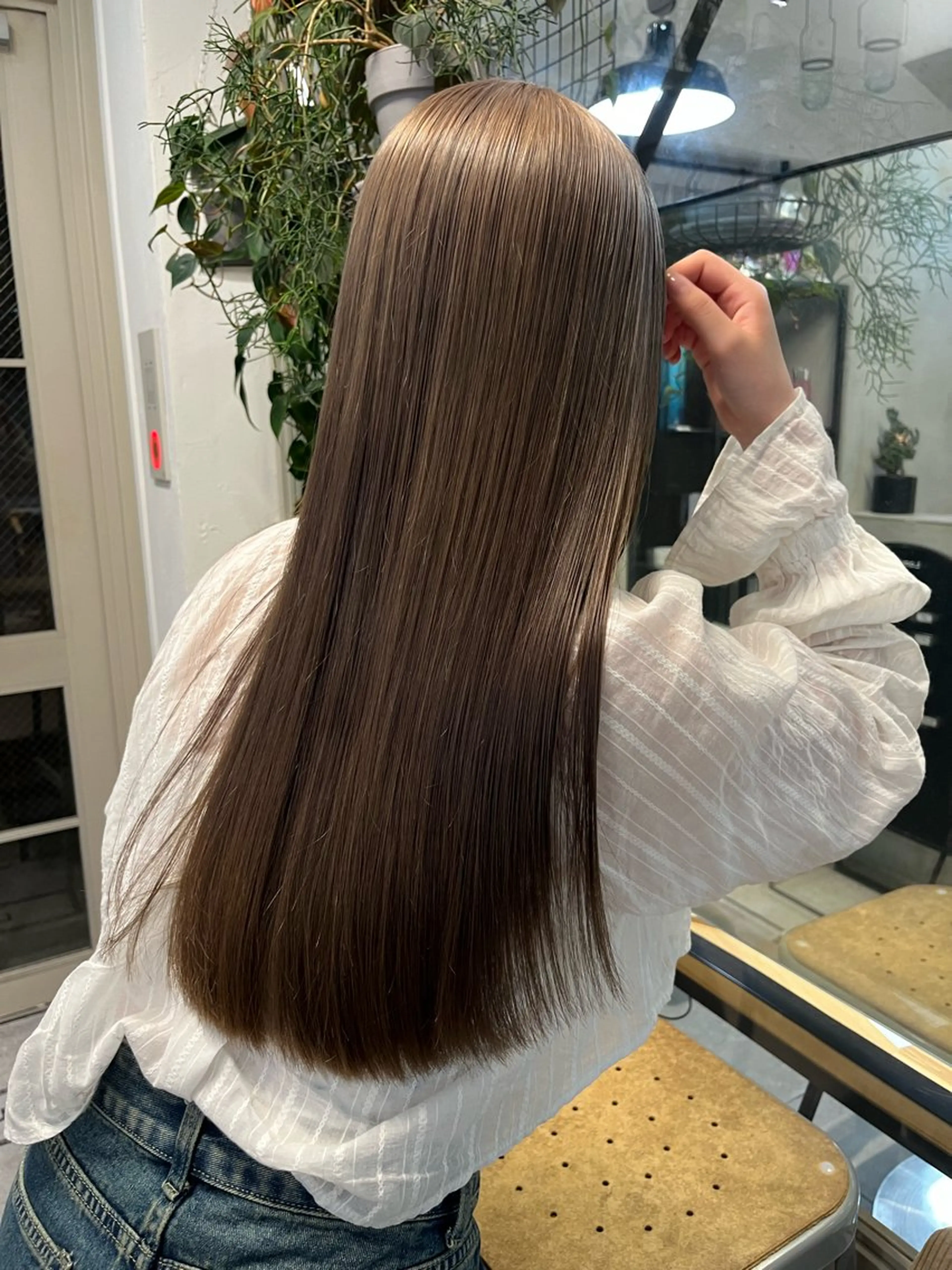セミロング カラー ベージュカラー ブリーチ ダブルカラー スッと馴染むhair /ヨシダトモキのヘアスタイル