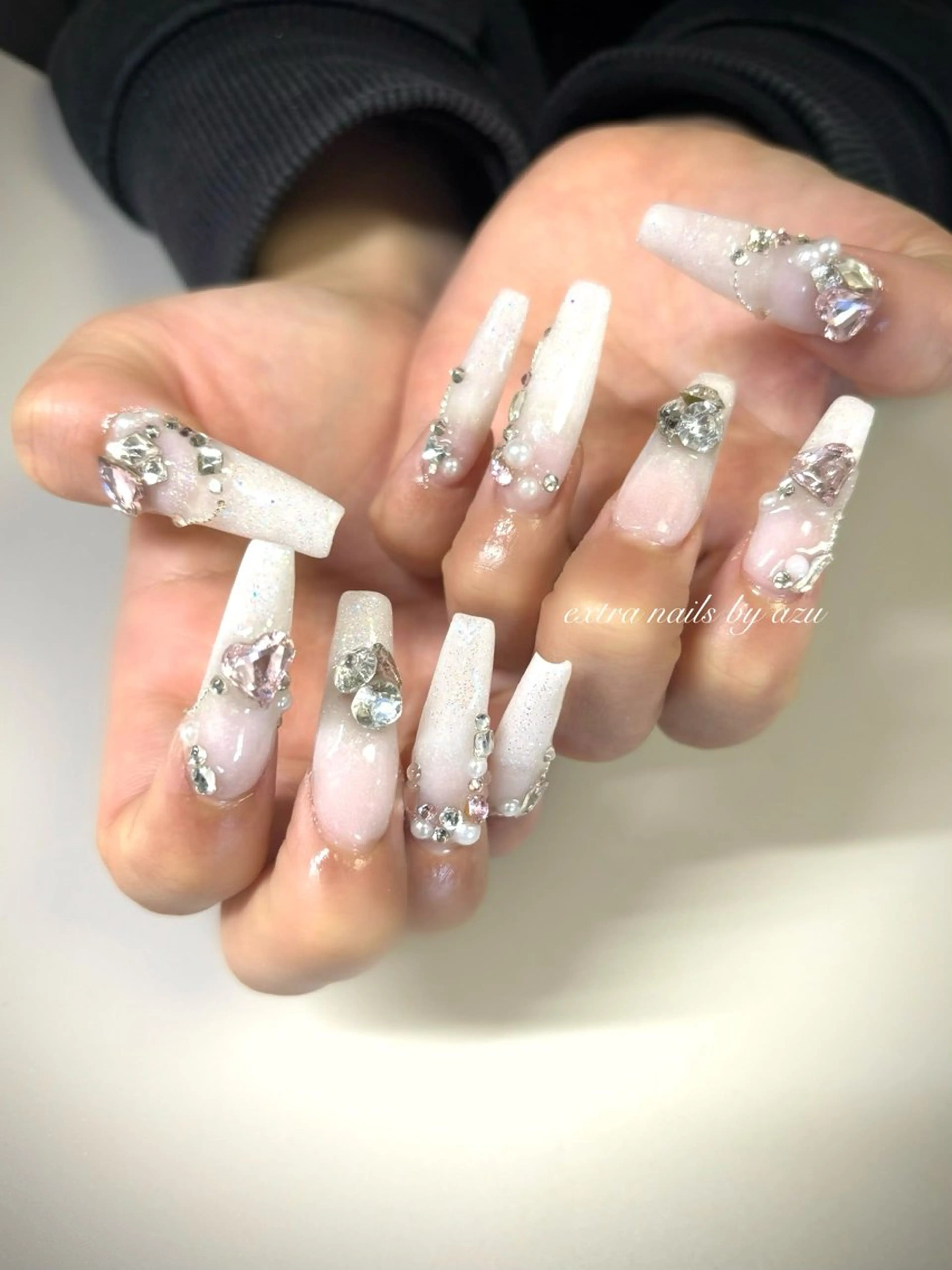 ネイル ロングネイル スカルプネイル ホワイト ハンドネイル extranails /lemellaのネイルデザイン
