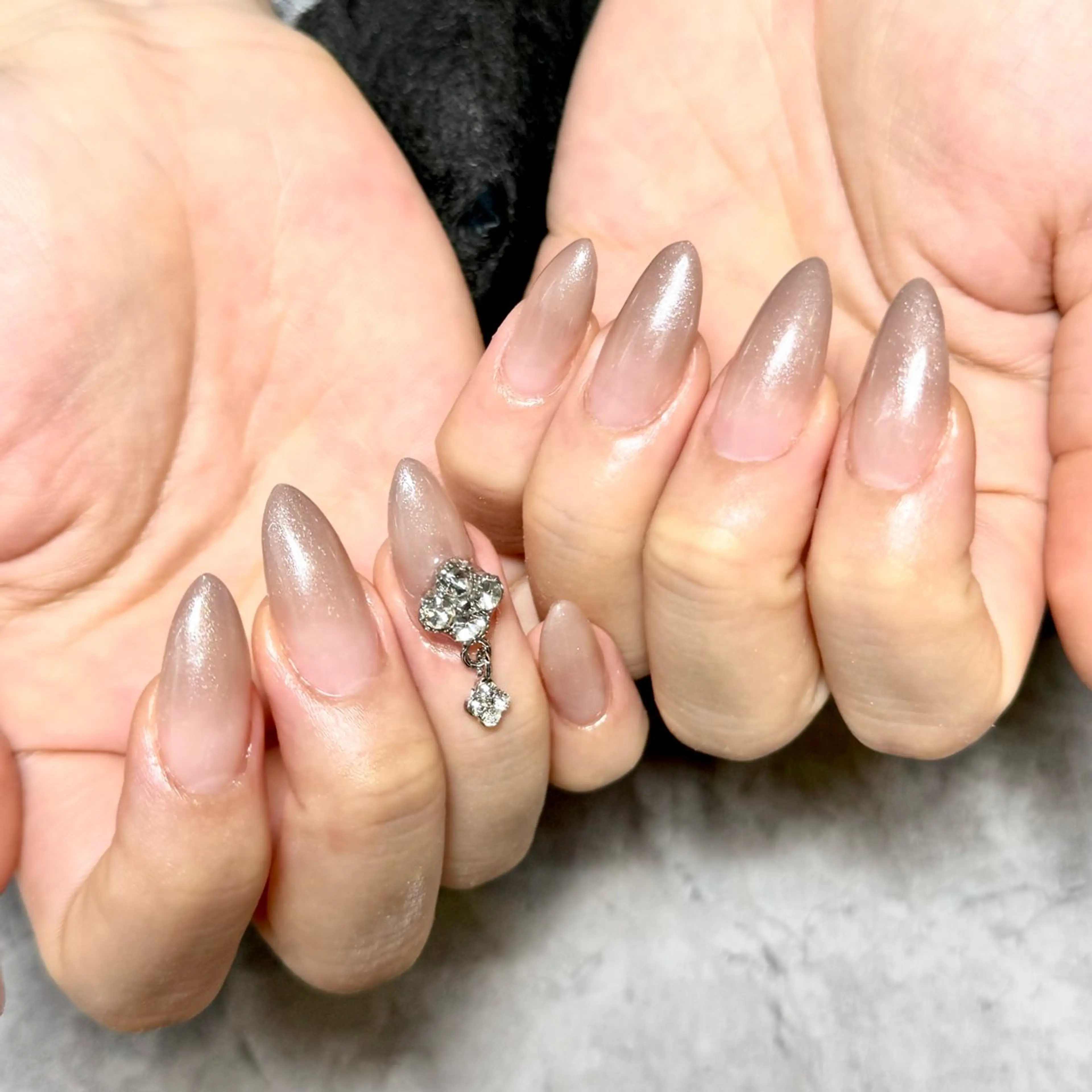 ネイル グラデーション キラキラネイル ワンホンネイル ハンドネイル Nail Salon Lillion【リリオン】所属・lillion karenのネイルデザイン