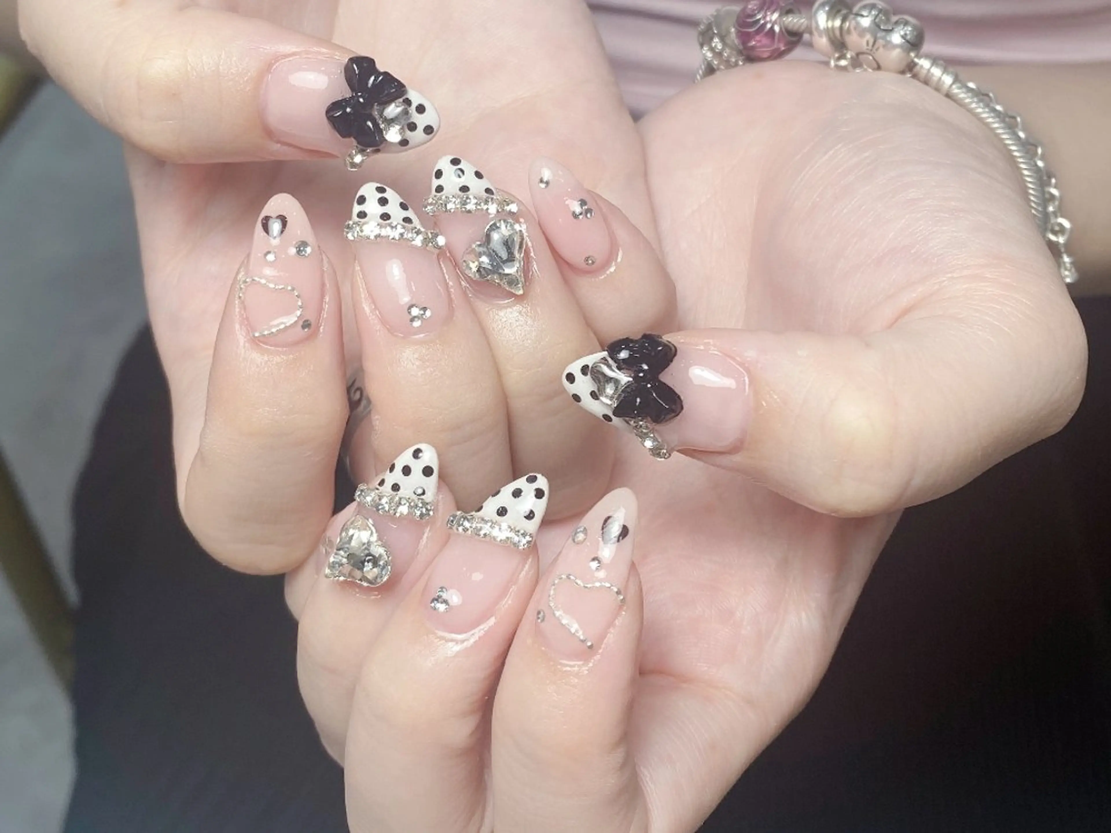 ネイル アートネイル フラワーネイル フットネイル ジェルネイル ガーリー ハンドネイル UM Nail Salonのネイルデザイン