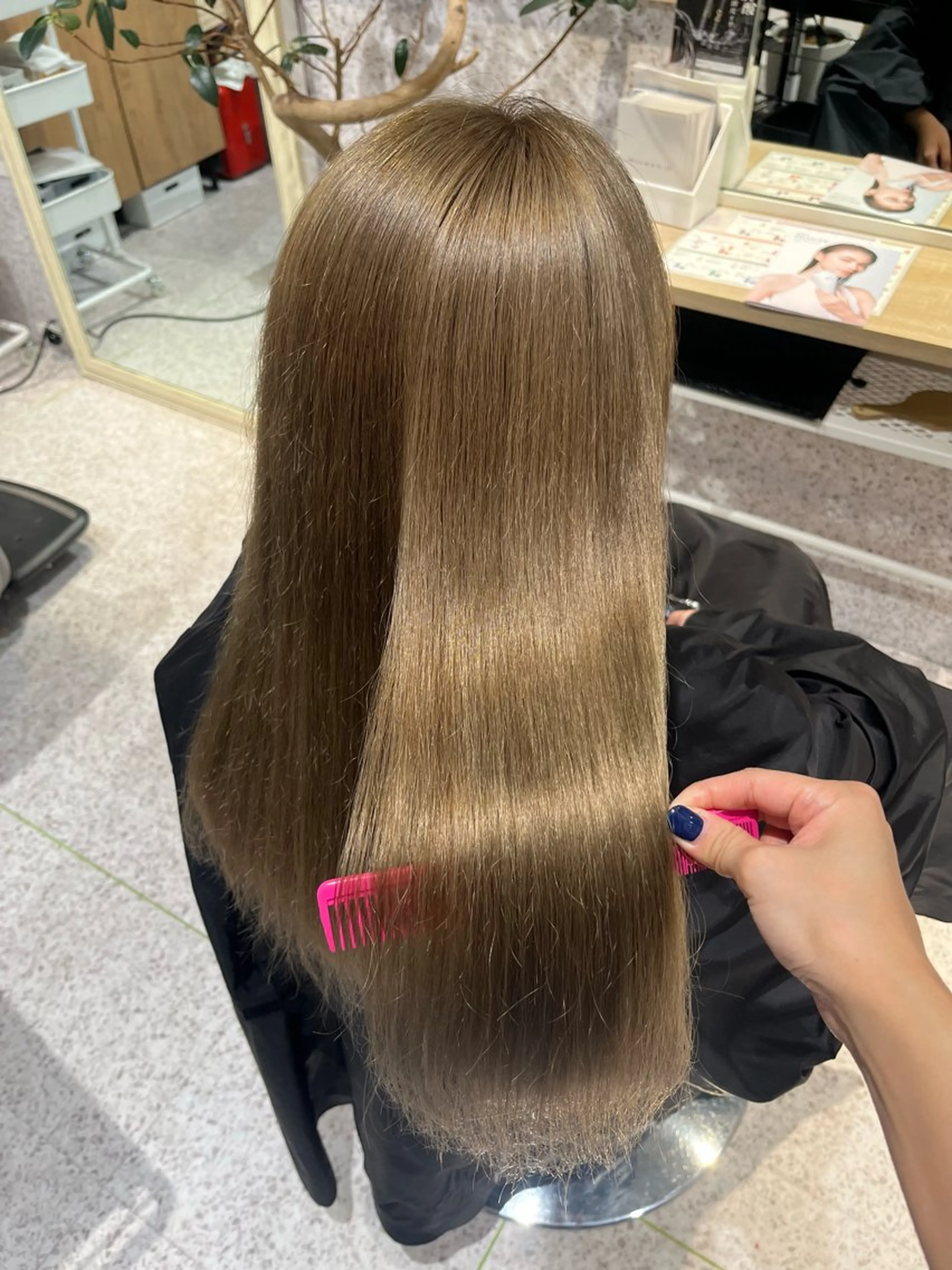 ロング カラー ベージュカラー ブリーチ ダブルカラー ハイトーンカラー オリーブベージュ ヘアカラー 髪質改善&艶カラー/ ほんだあみ (♡)のヘアスタイル