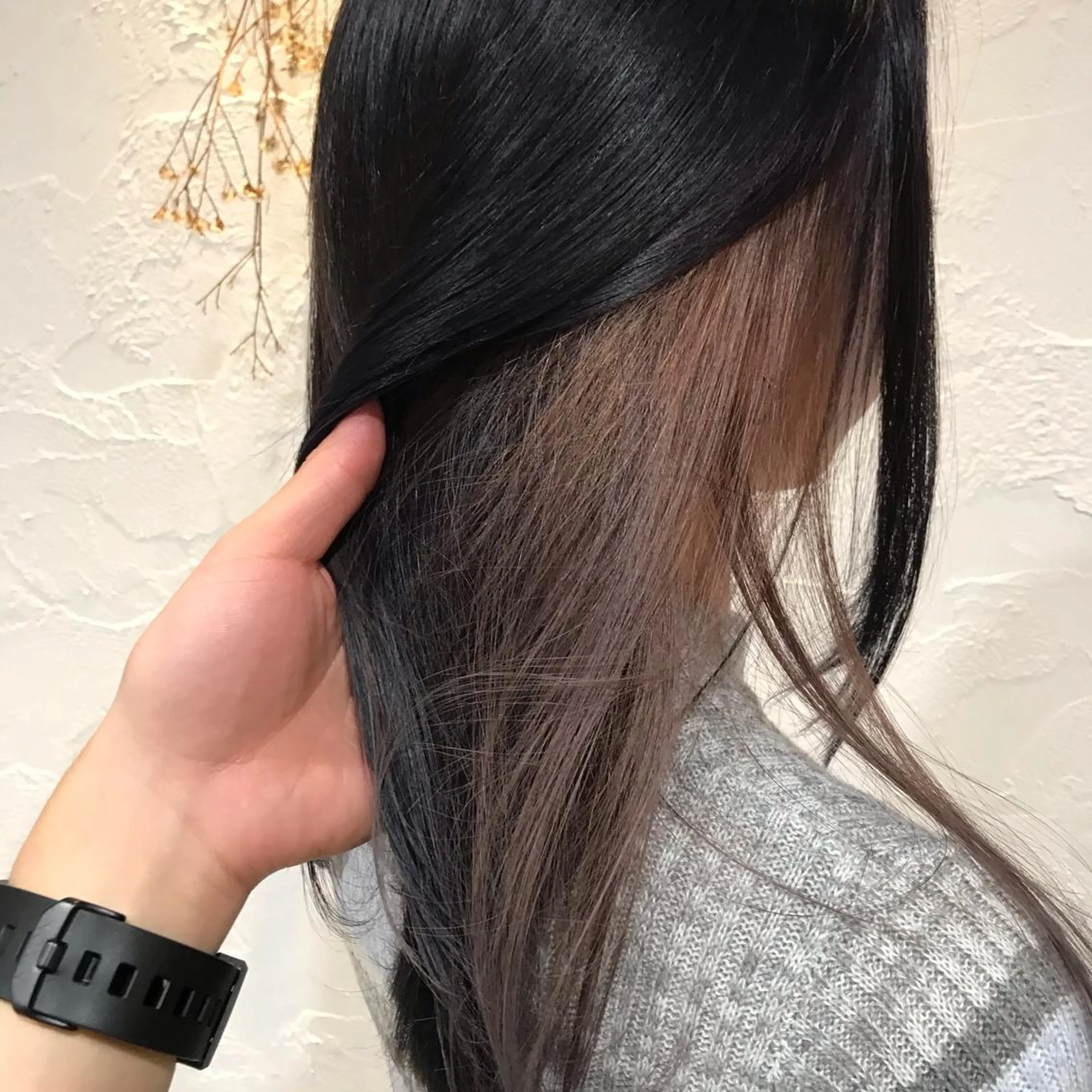 カラー メンズ メンズインナーカラー ベージュカラー インナーカラー ラベンダーカラー ネイビーカラー 安部 真輝のヘアスタイル