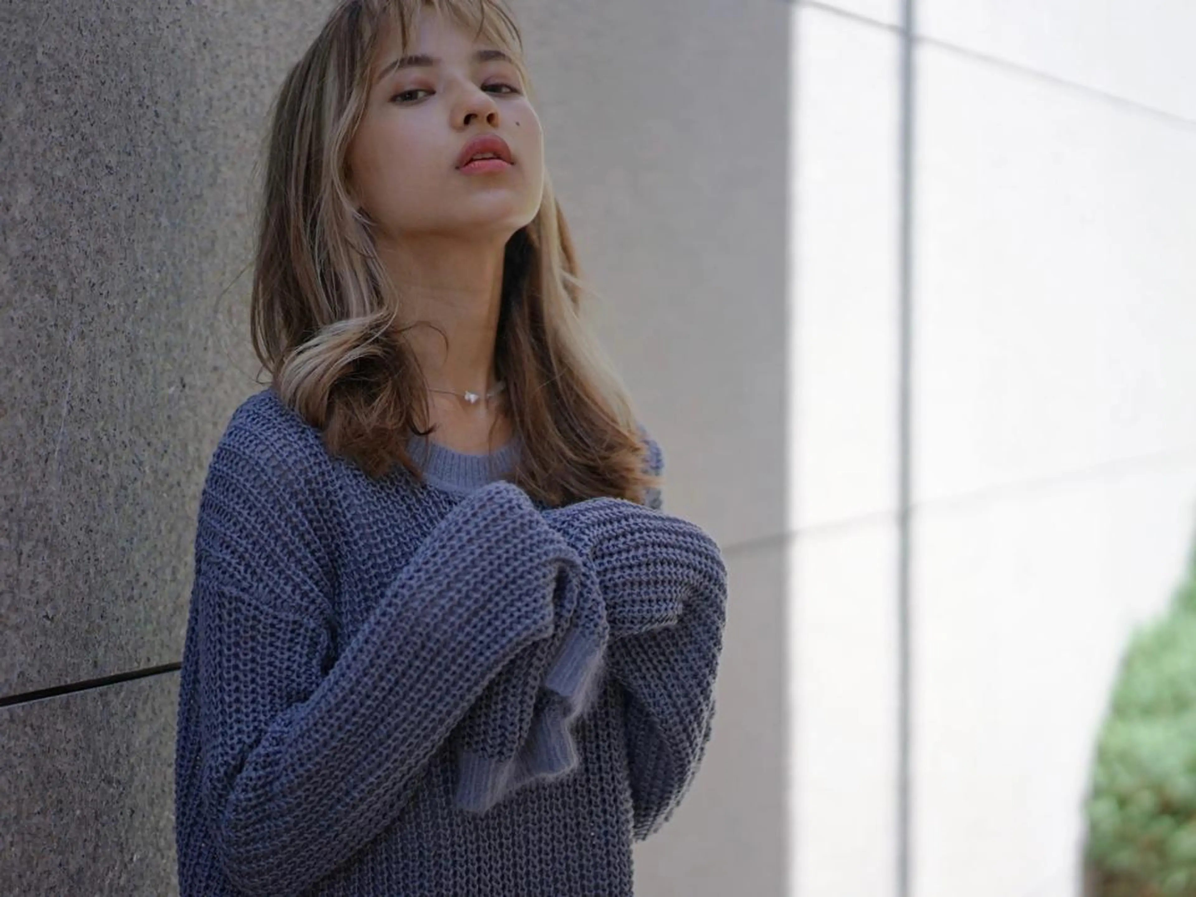 セミロング カラー パーマ ヘアアレンジ アディクシーカラー アッシュ バレイヤージュ ベージュカラー ブリーチ newi grande 横浜店のヘアスタイル