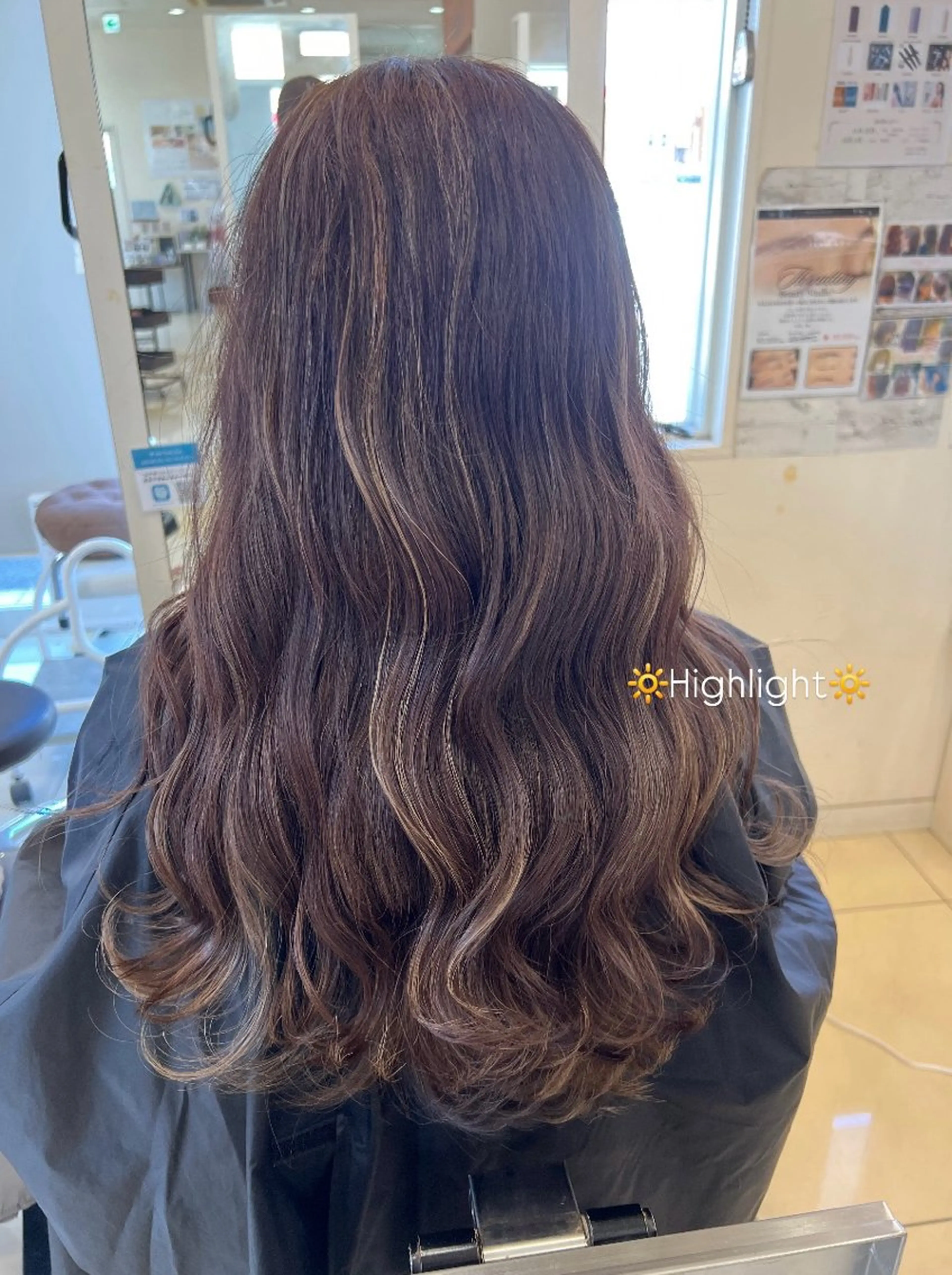 ロング カラー ブリーチ ハイライトカラー ハイライト 縮毛矯正 ヘアカラー トリートメント 友田 未来のヘアスタイル