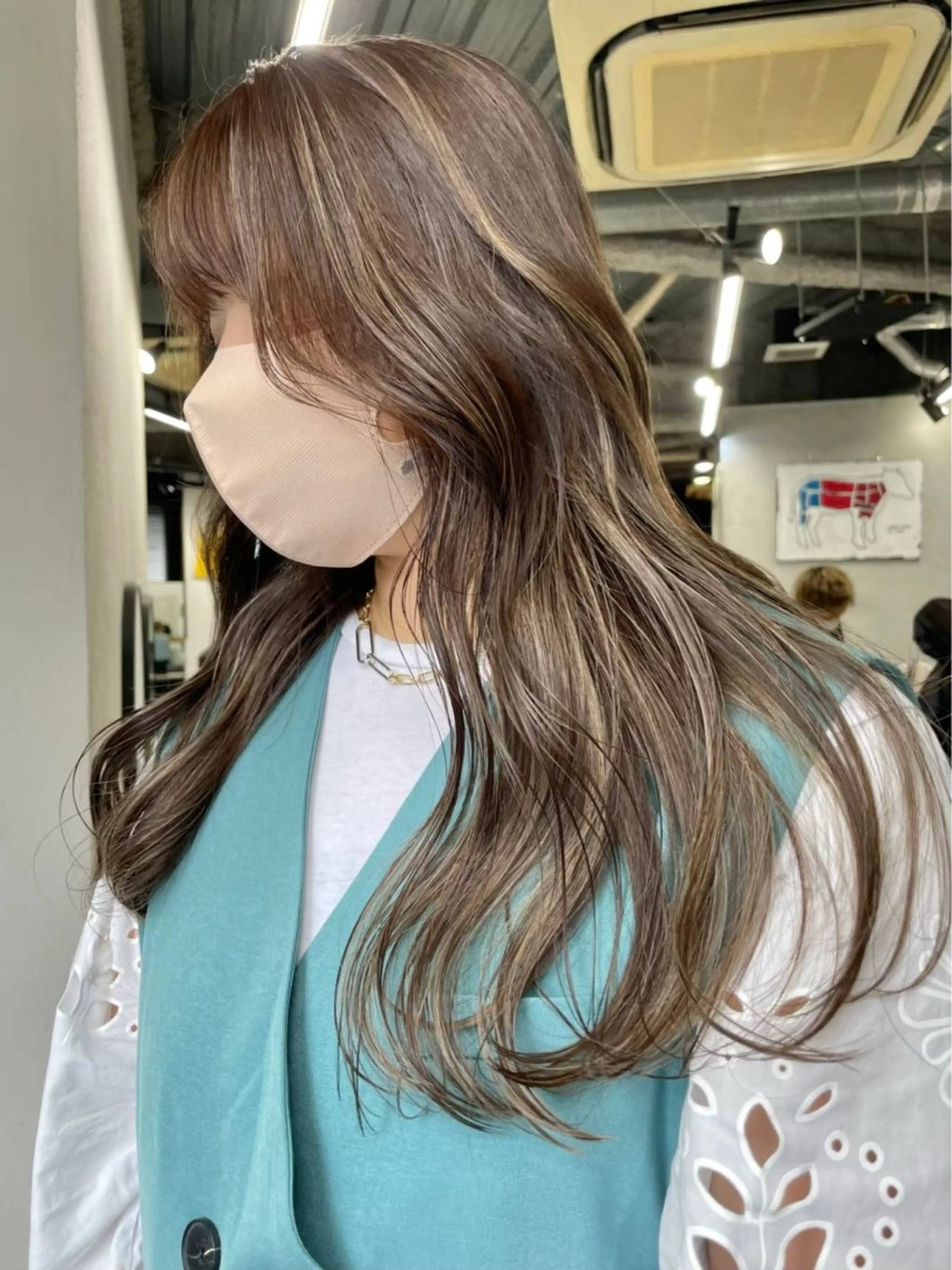 セミロング カラー ブリーチ ケアブリーチ ハイライトカラー ハイライト 外ハネヘア カット ヘアカラー トリートメント ☀️東京→岡崎☀️ ハイライト青山彪雅のヘアスタイル