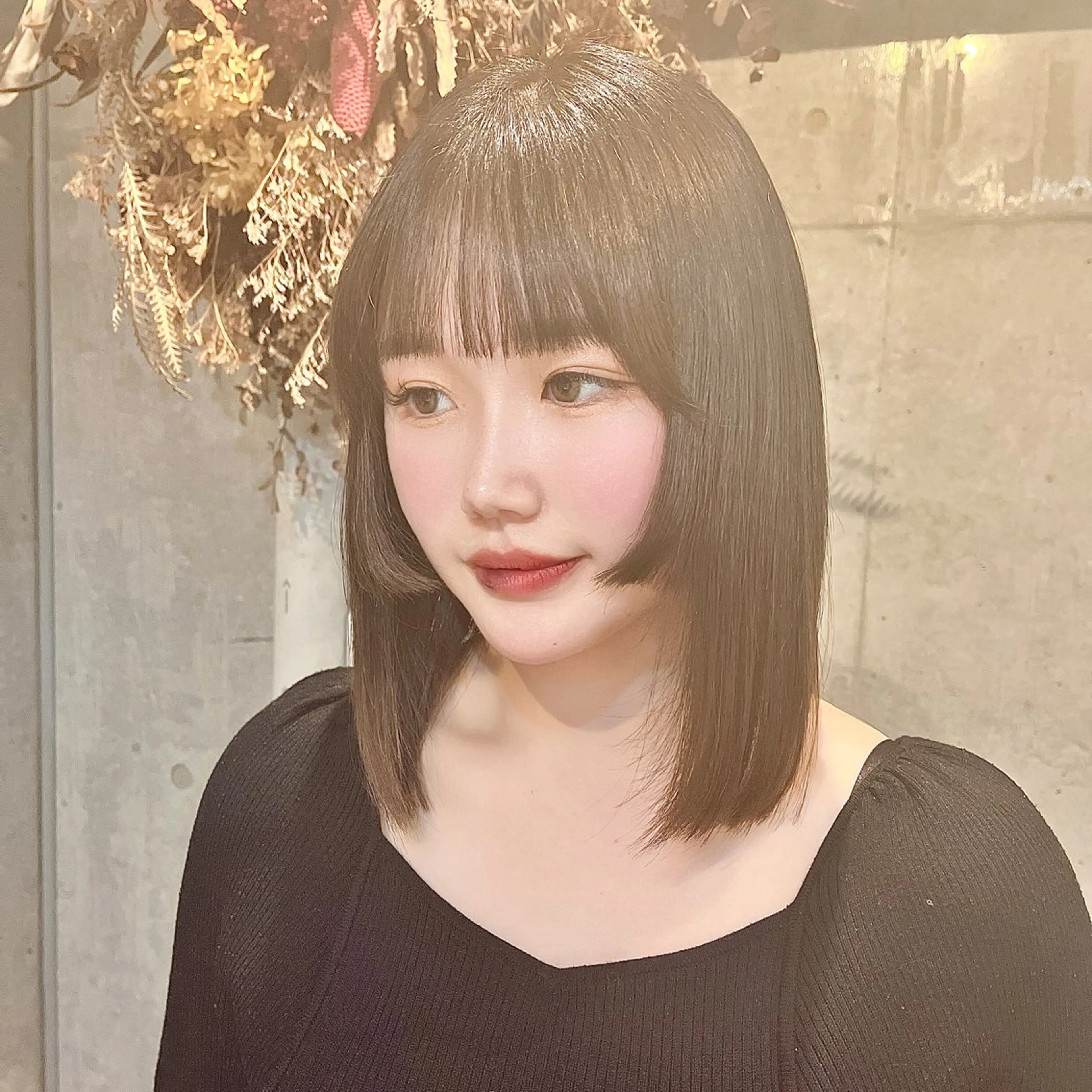ミディアム カラー 黒髪 ブルーカラー ブルーブラック 顔まわりレイヤー 姫カット カット 藤澤 夏実/インナーカラーのヘアスタイル