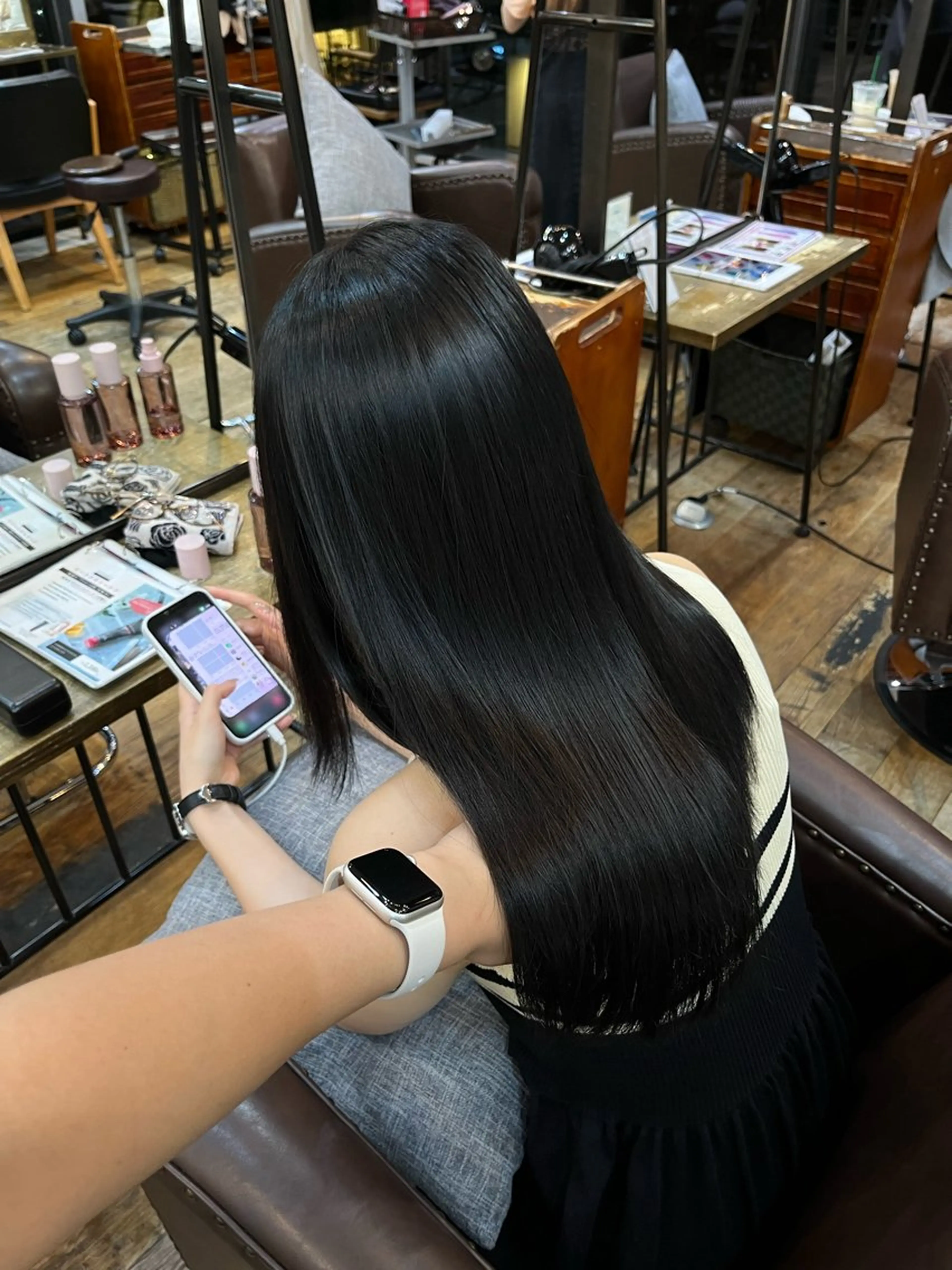 ロング カラー 清水 こなねのヘアスタイル
