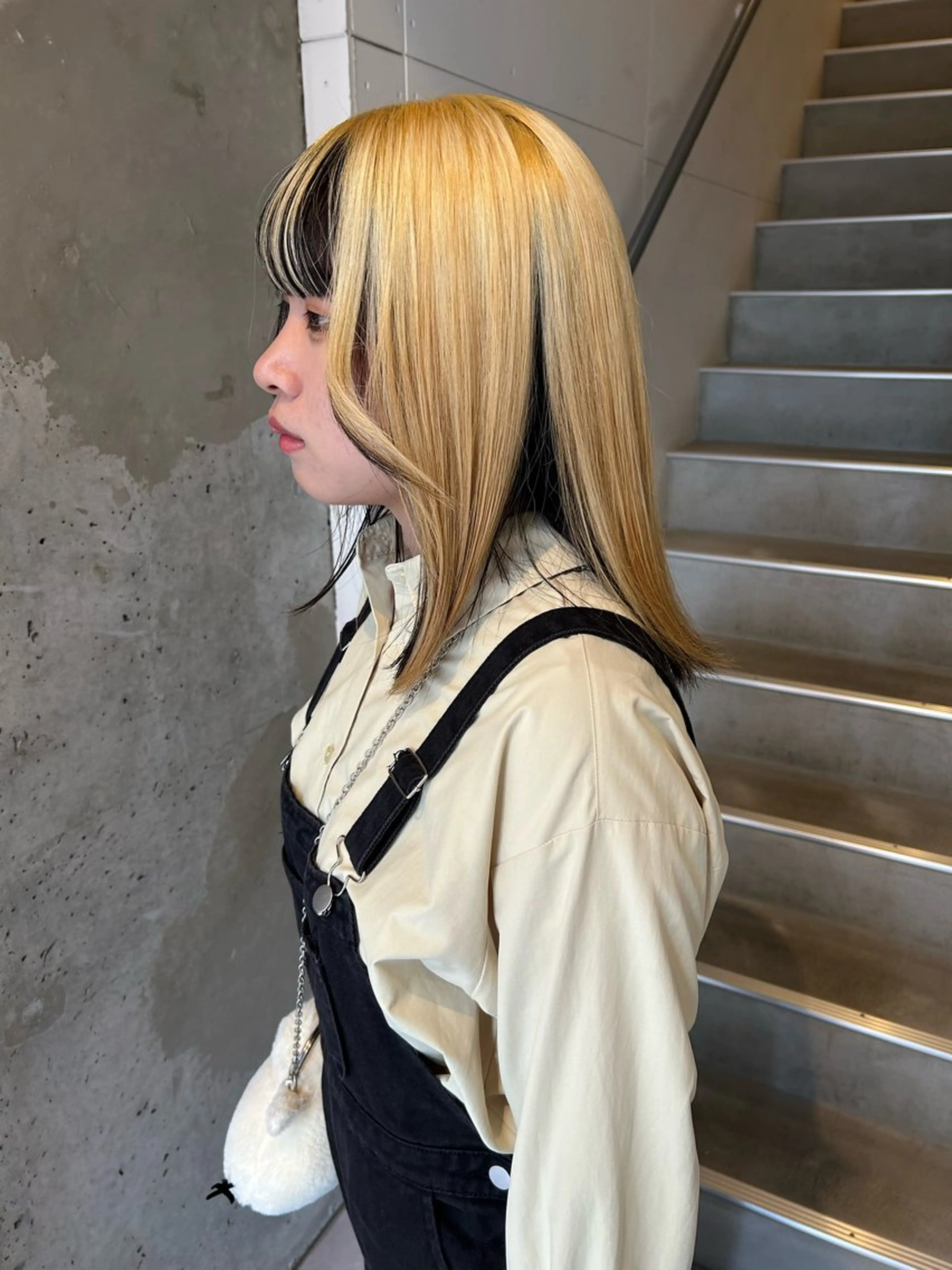 ミディアム カラー ヘアカラー トリートメント AILEE所属・ウルフカット レイヤーカット上柿のヘアスタイル