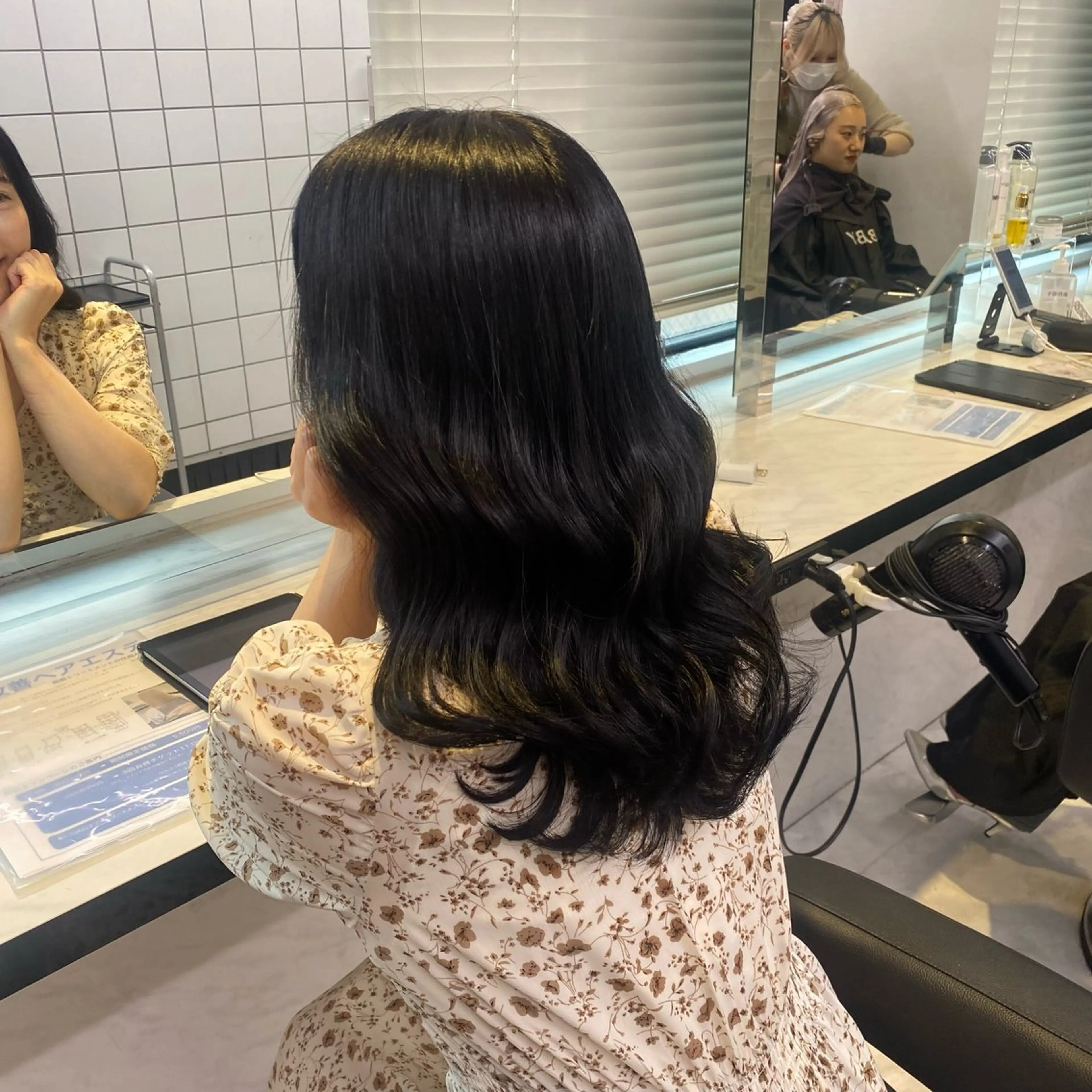 セミロング カラー 黒髪 ブルーカラー ブルーブラック 髪質改善 トリートメント ヘアカラー トリートメント ヘッドスパ ヘアセット ♡ダブルカラー♡ 透明感カラー♡AIのヘアスタイル