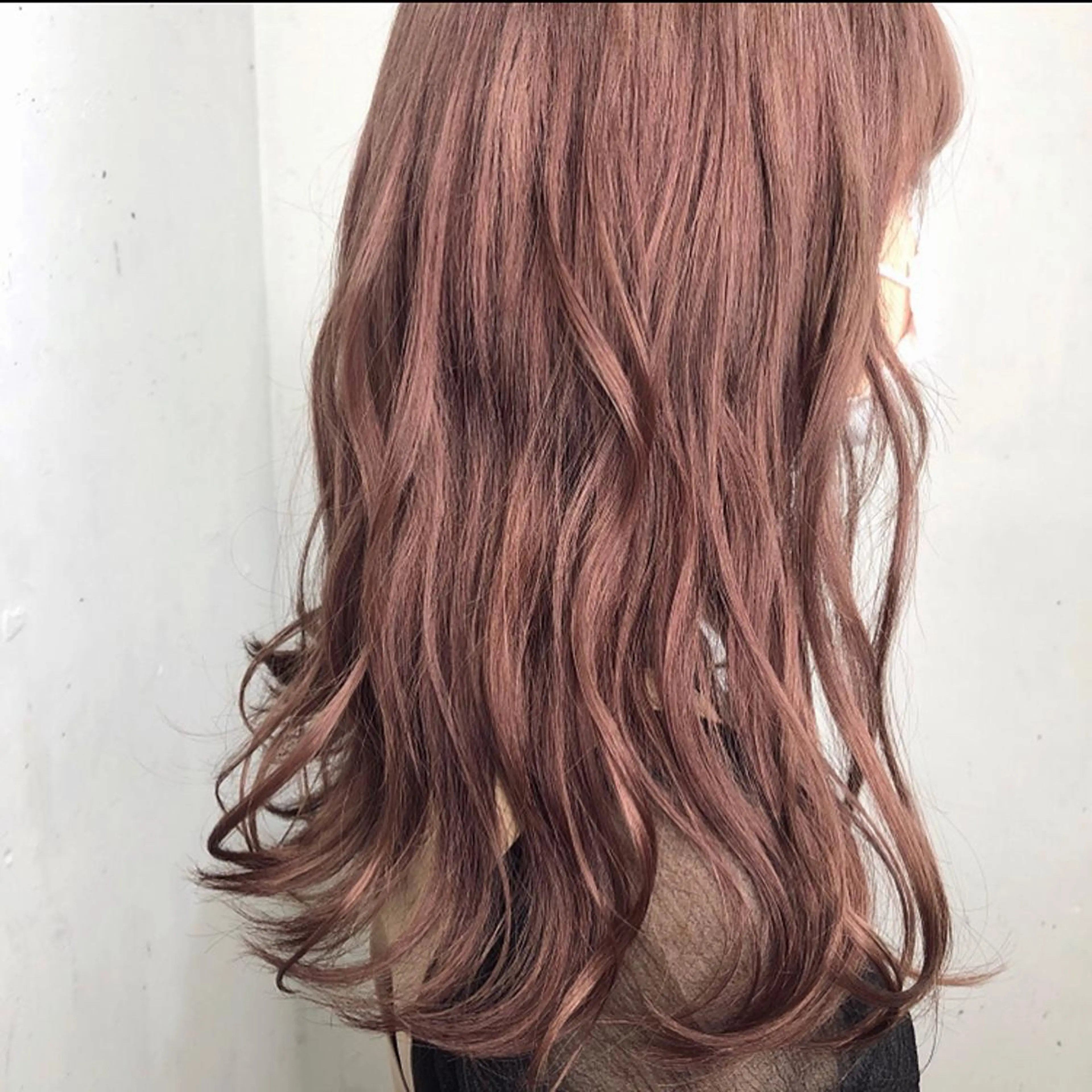 セミロング カラー パーマ ヘアアレンジ 八巻 晴香のヘアスタイル