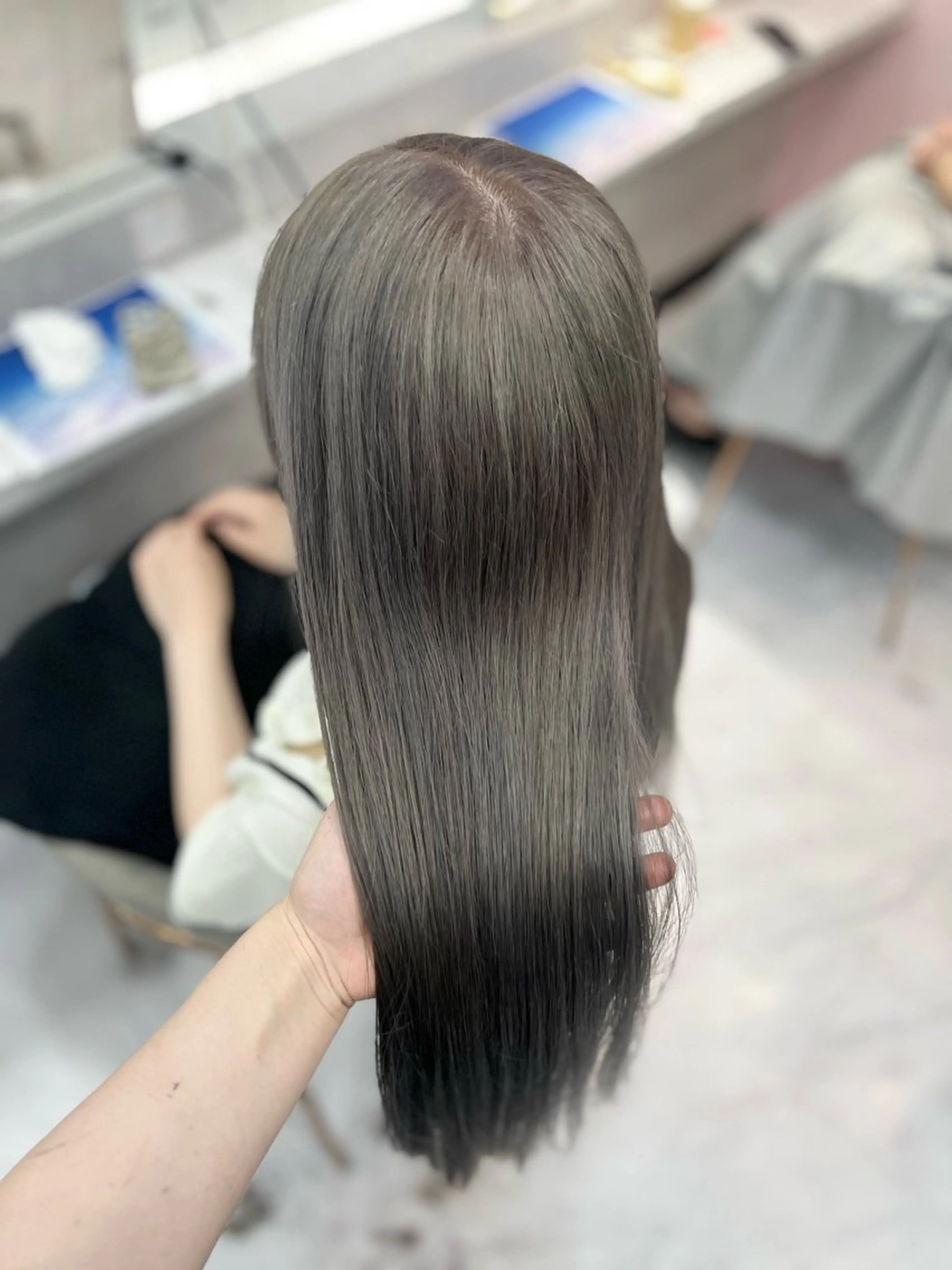 セミロング ヘアカラー トリートメント XENA RENA 名駅 / 艶カラーのヘアスタイル