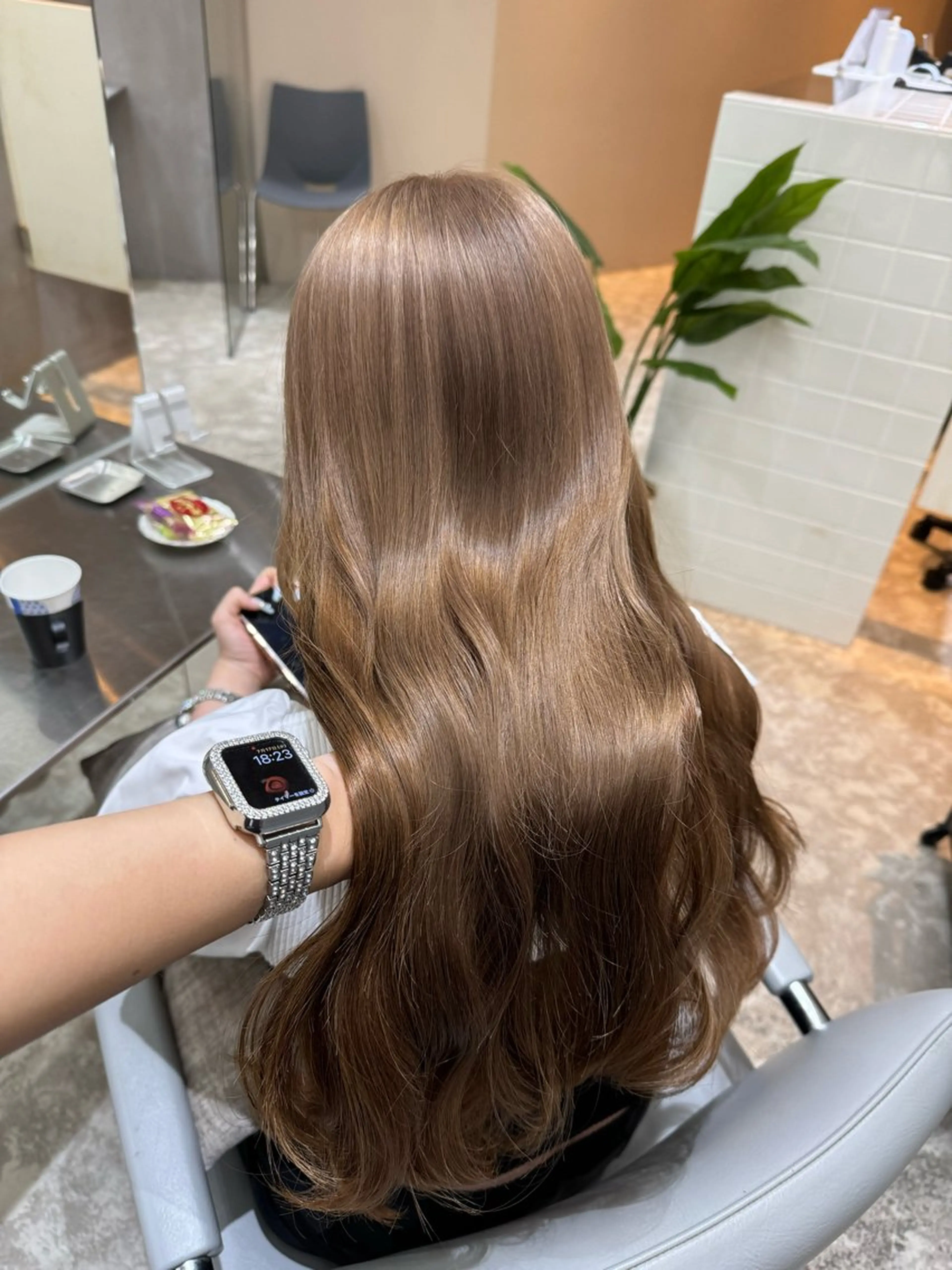 ロング カラー ベージュカラー ブリーチ ミルクティーベージュ ヘアカラー トリートメント Zina梅田茶屋町所属・Mayu💖 Zina梅田茶屋町のヘアスタイル