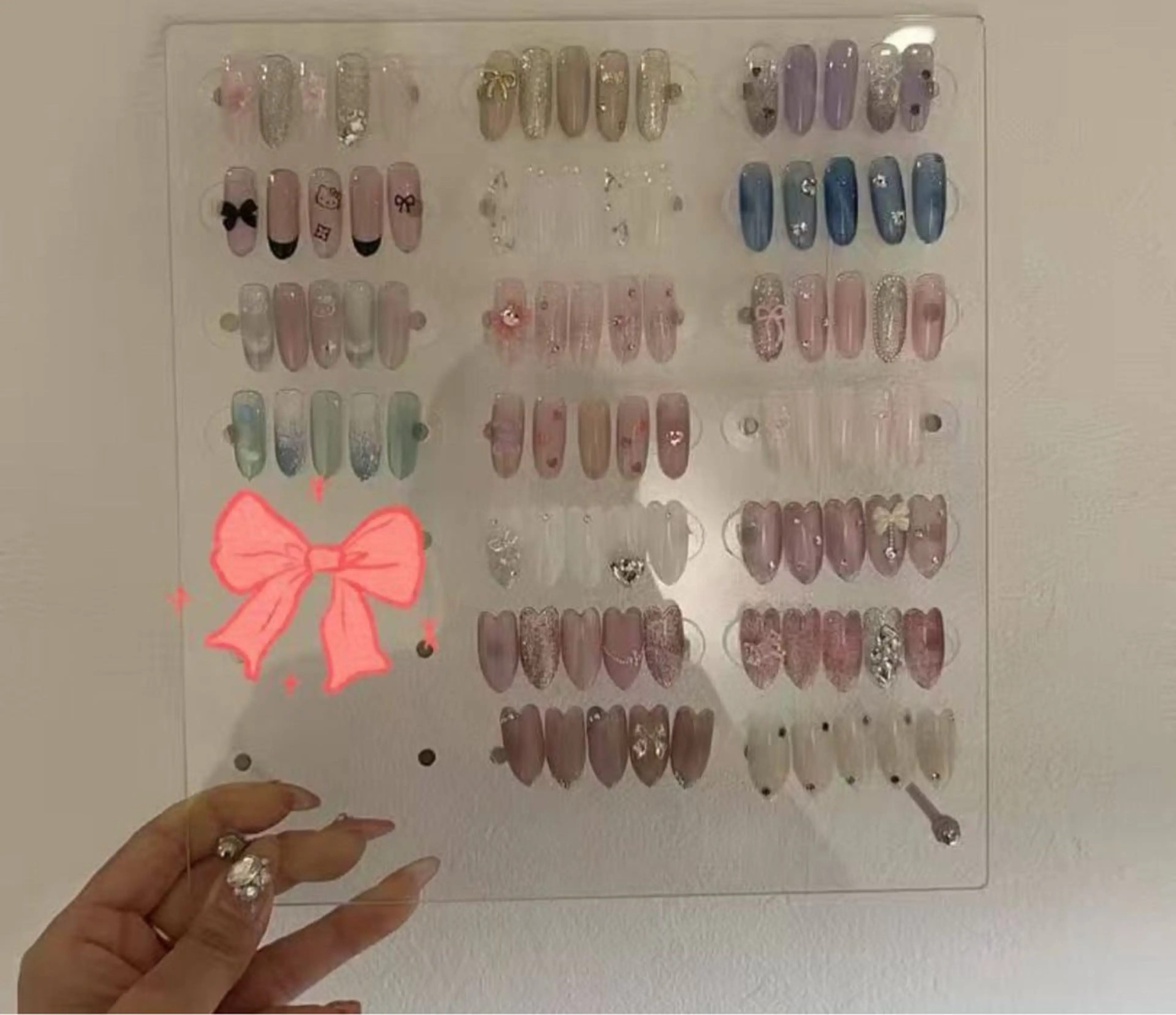 ネイル ハンドネイル ハンドケア ミナ🌈 Laule'aのネイルデザイン