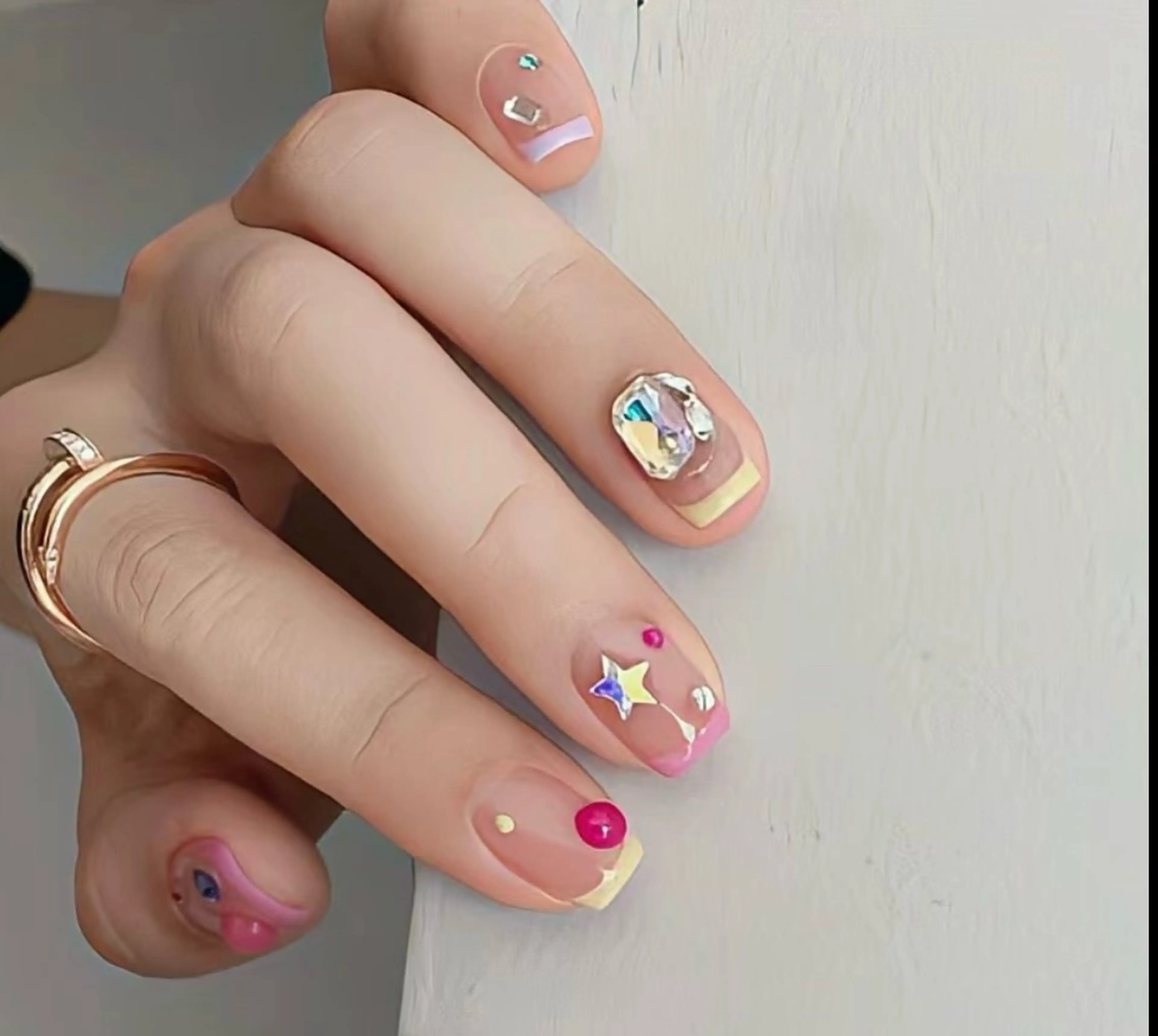 ネイル 💅E•U•B NAIL🌹所属・横浜市中区曙町 ネイルE·U·Bのネイルデザイン