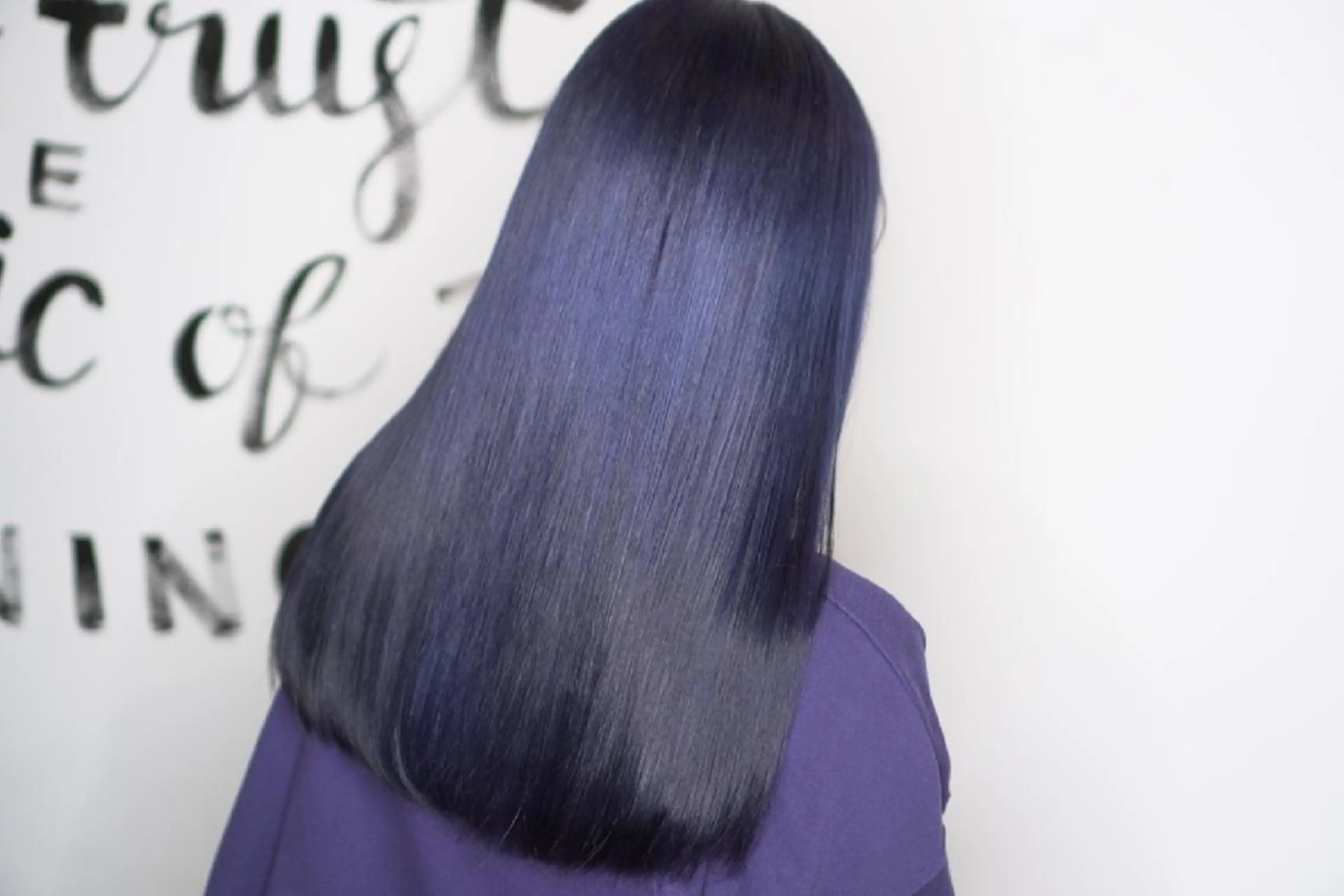 セミロング カラー アッシュ ベージュカラー ブリーチ ブルーカラー ダークグレー ヘアカラー トリートメント 植田 修平/エクステ /髪質改善カラーのヘアスタイル
