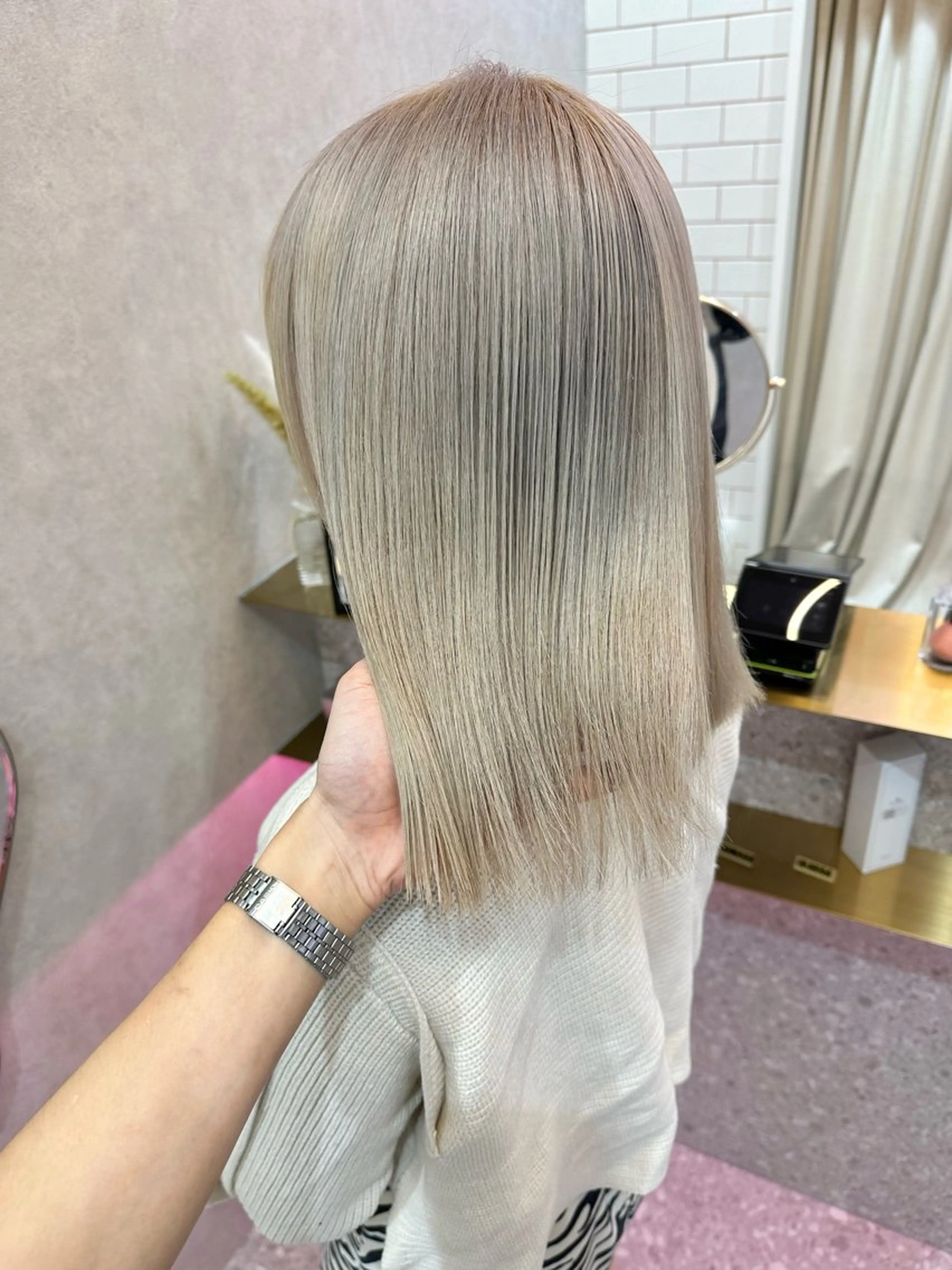 ミディアム カラー ヘアアレンジ yuuto🌈 艶髪ダブルカラーのヘアスタイル