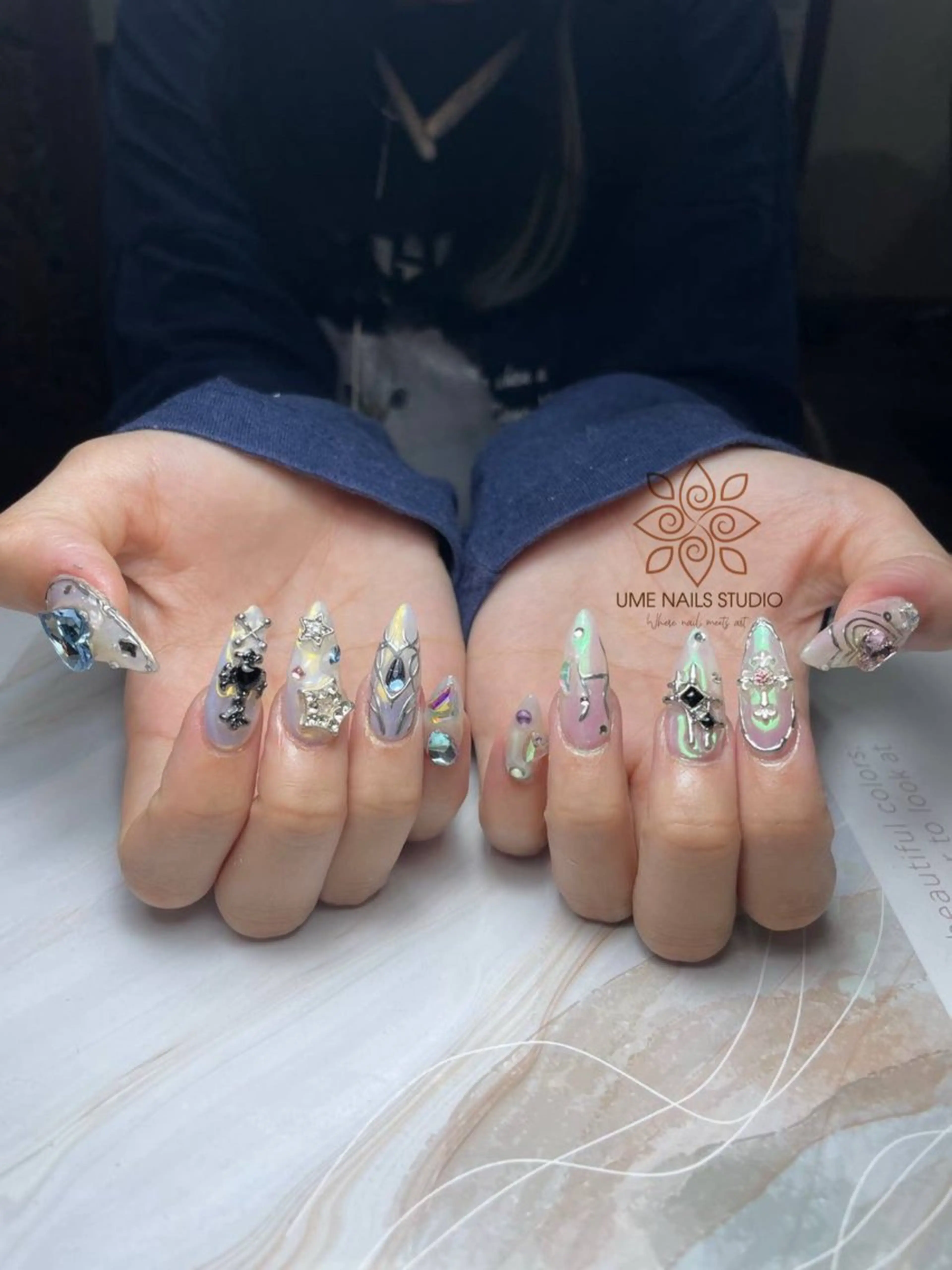 ネイル チークネイル クリアネイル ガーリー キラキラネイル 韓国ネイル ハンドネイル Ume Nail Studioのネイルデザイン