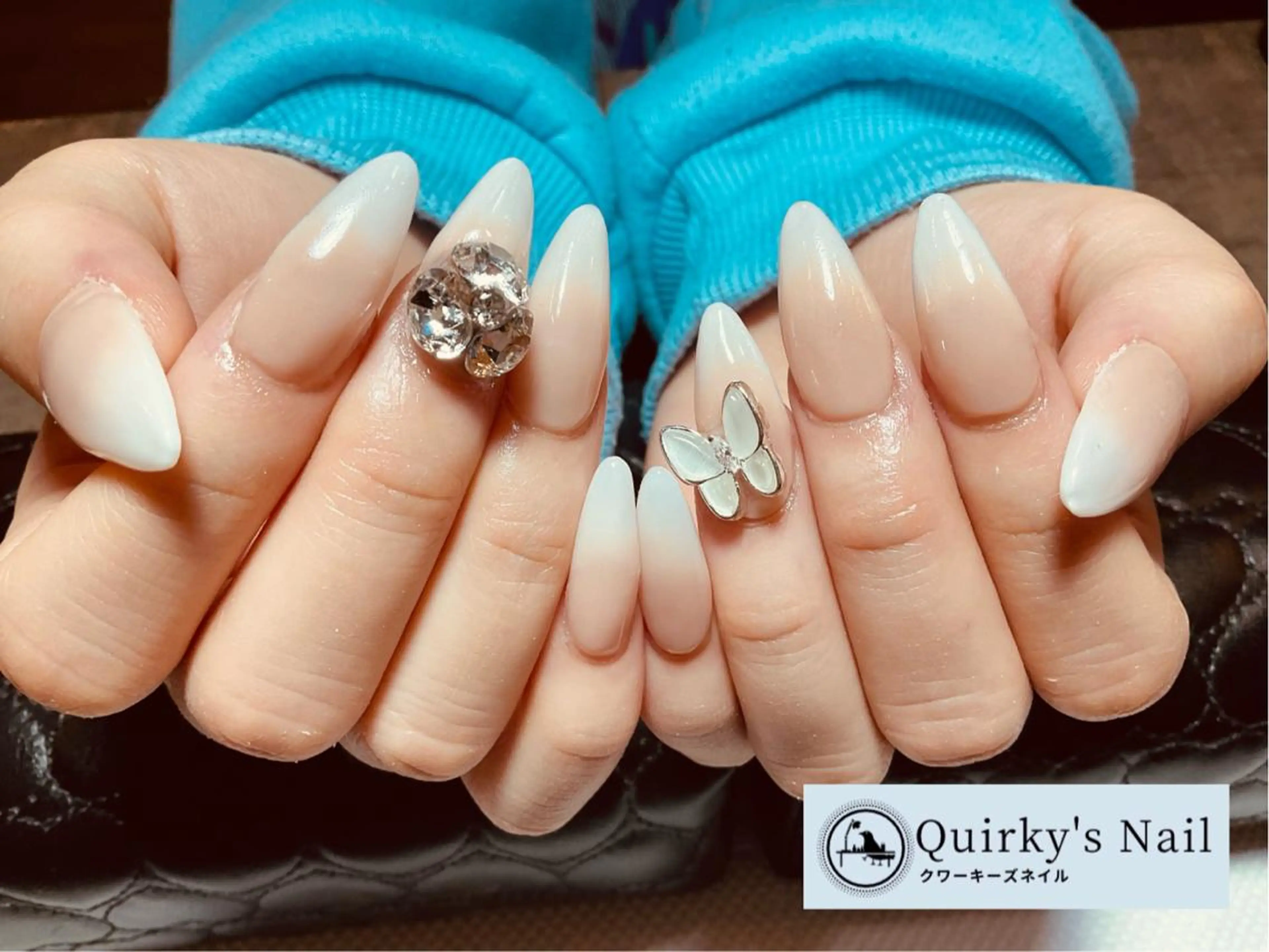 ネイル アートネイル ジェルネイル グラデーション ホログラムネイル キラキラネイル Quirky's Nail【栄店】のネイルデザイン