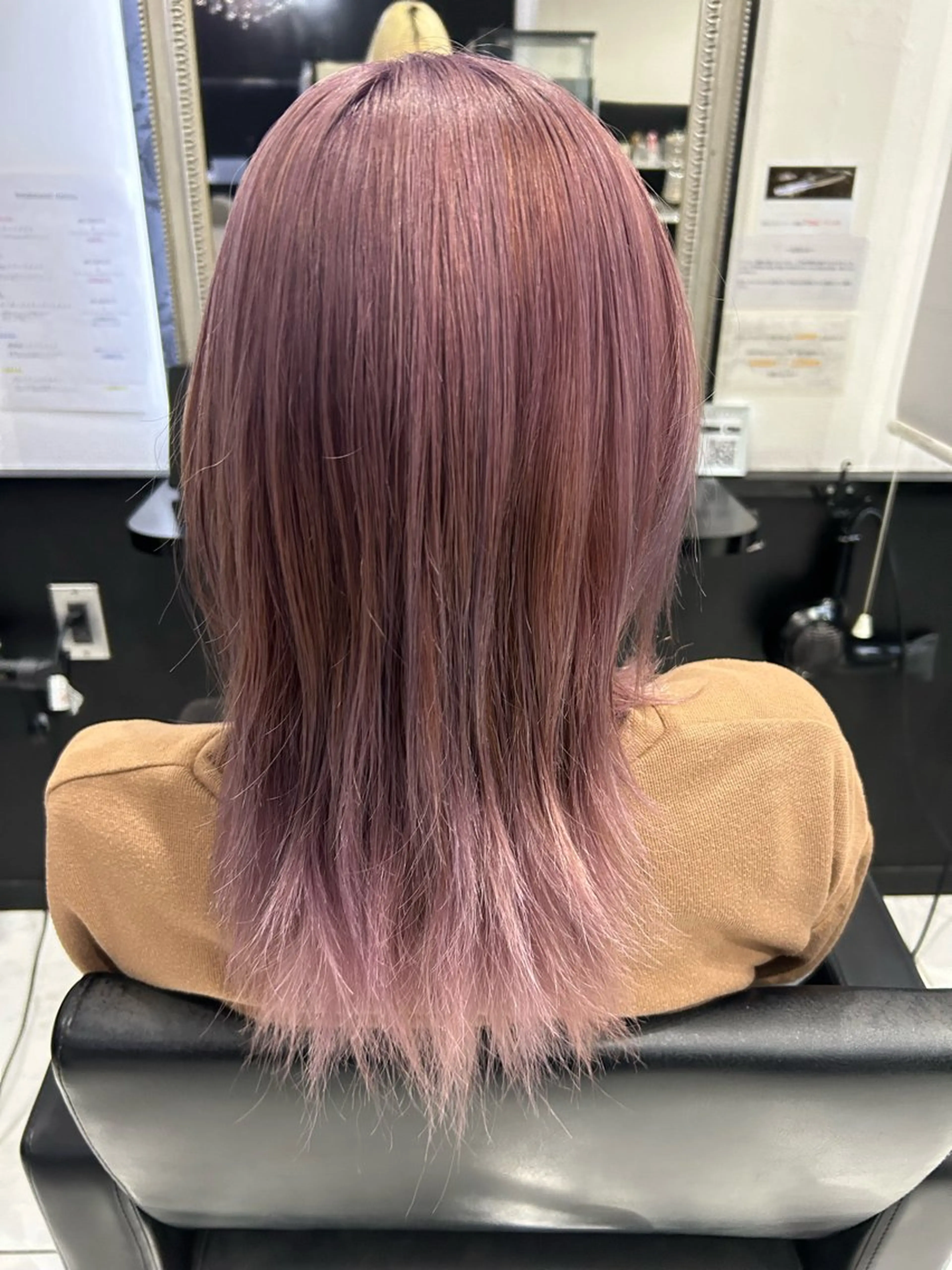 ミディアム カラー ピンクカラー ピンクパープル パープルカラー ヘアカラー 長田 麻友子のヘアスタイル