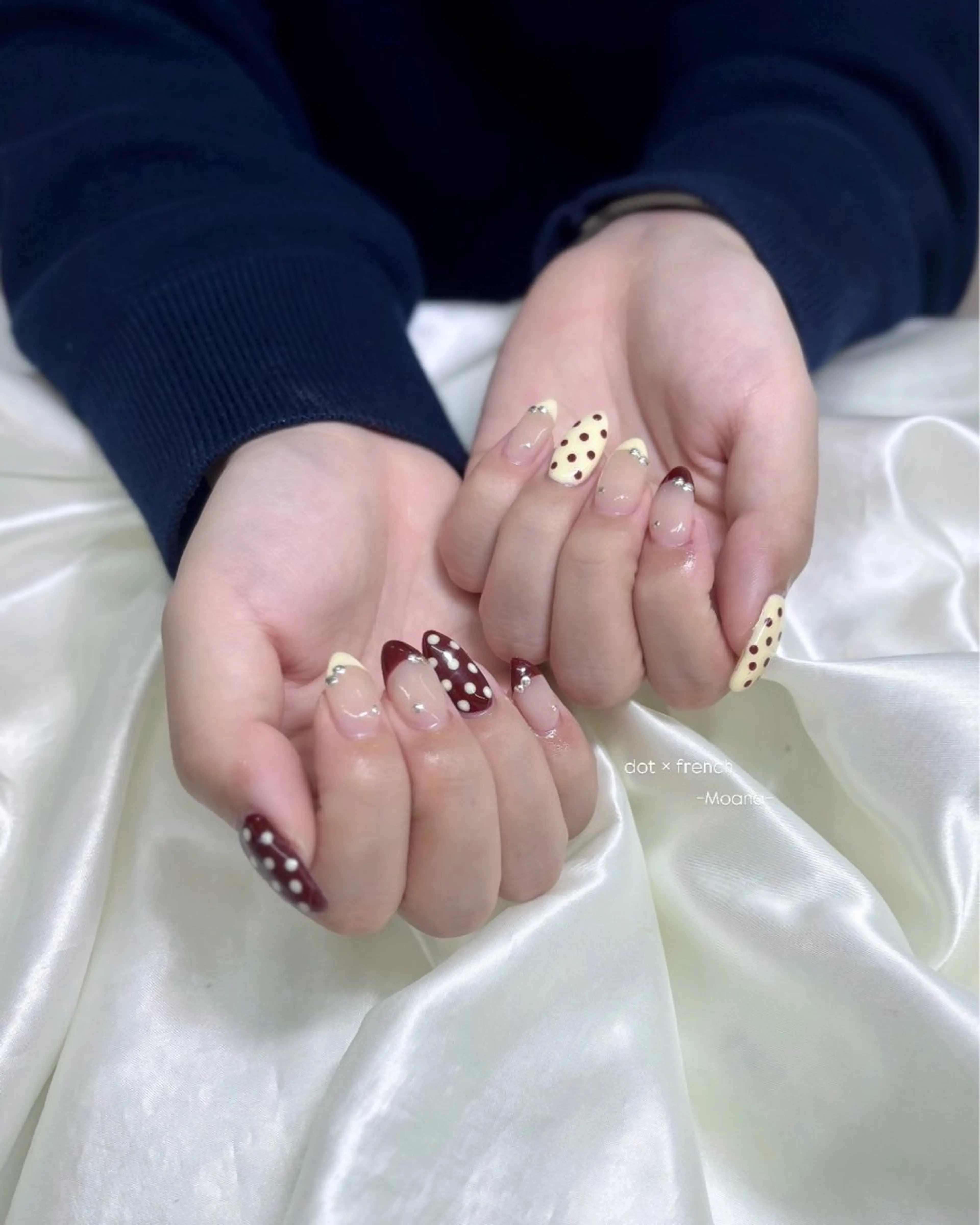 ネイル ボルドー ドット フレンチネイル ストーンネイル 黄色 ハンドネイル Moana nail Hiyoriのネイルデザイン