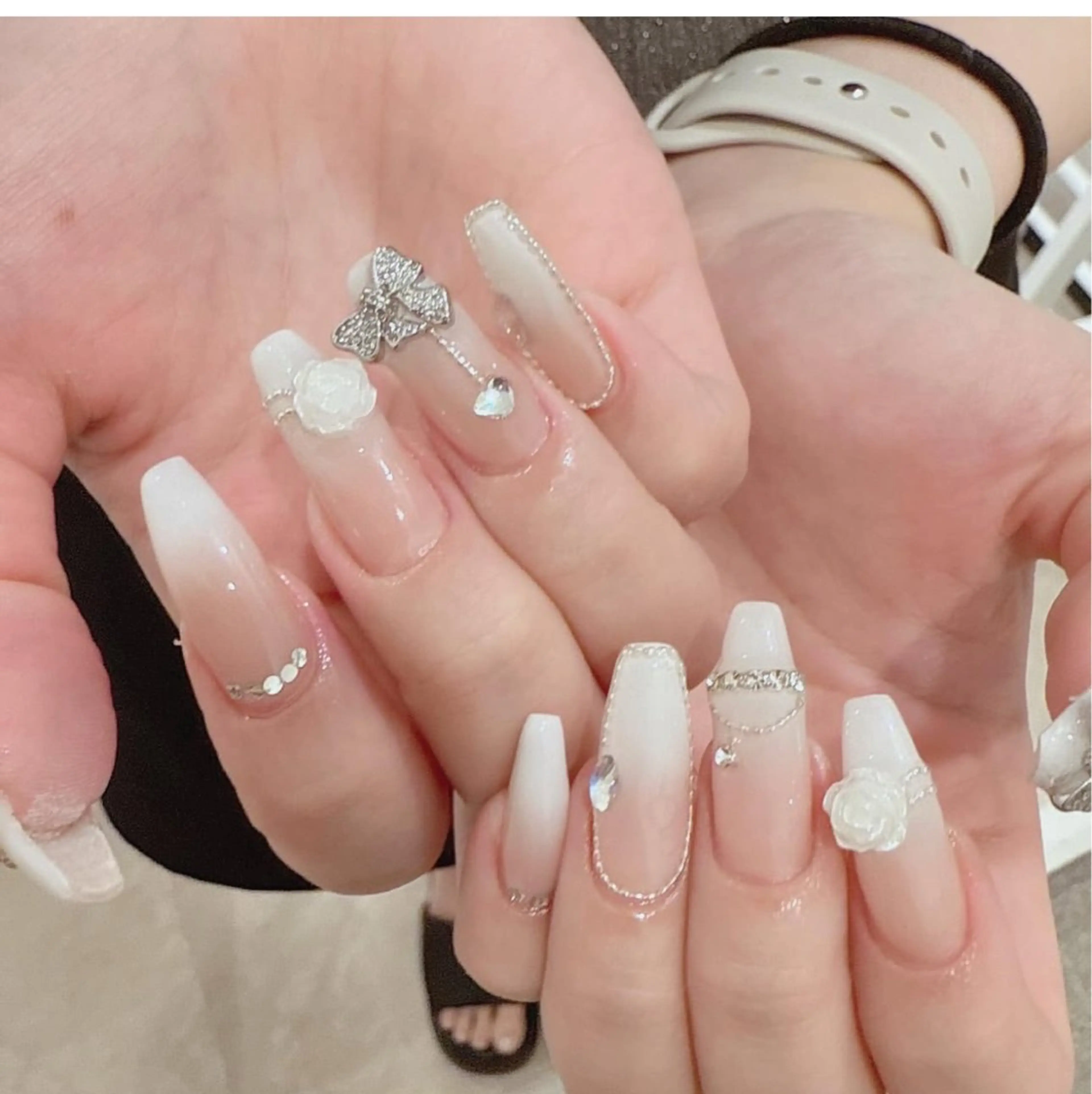 ネイル アートネイル フラワーネイル フレンチネイル ジェルネイル グラデーション ハンドネイル Ryunail所属・ryunail_ shinokuboのネイルデザイン