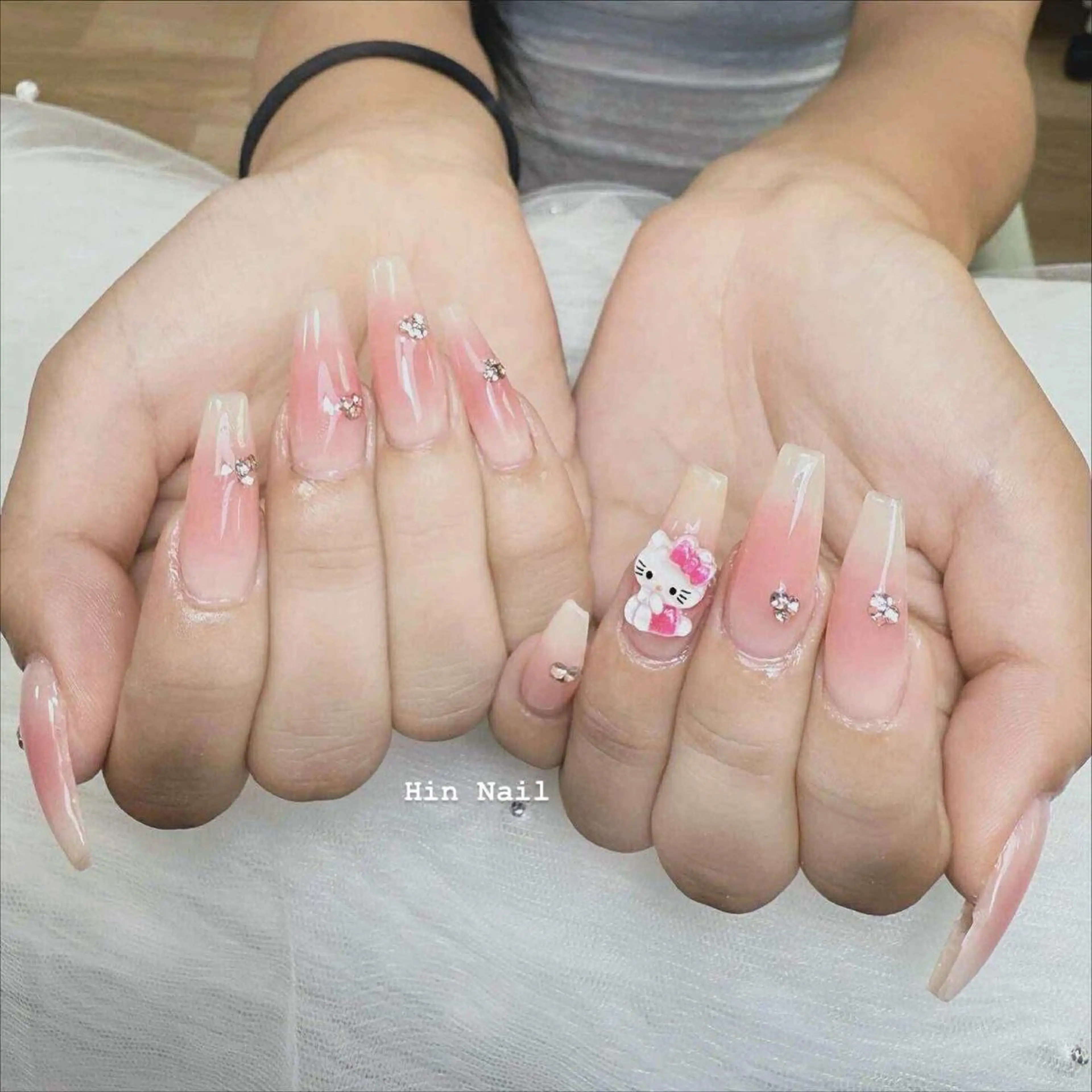 ネイル ハンドネイル Hin  Nail所属・Hin Nail Salonのネイルデザイン