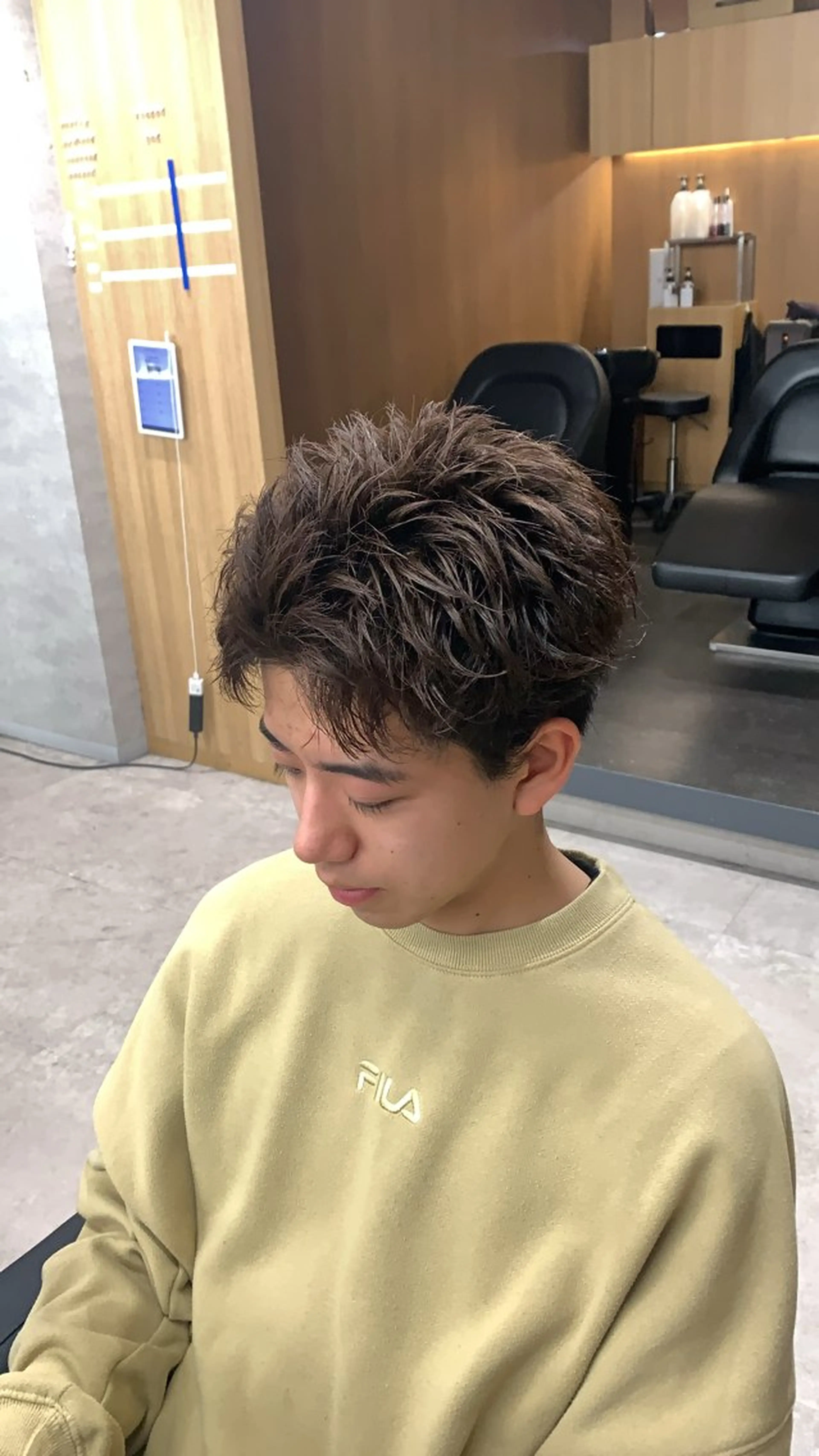 ショート カラー メンズ メンズブリーチ フェザーパーマ メンズハイトーン メンズパーマ スペインカール ⚡️メンズ特化⚡️ RYUKIのヘアスタイル
