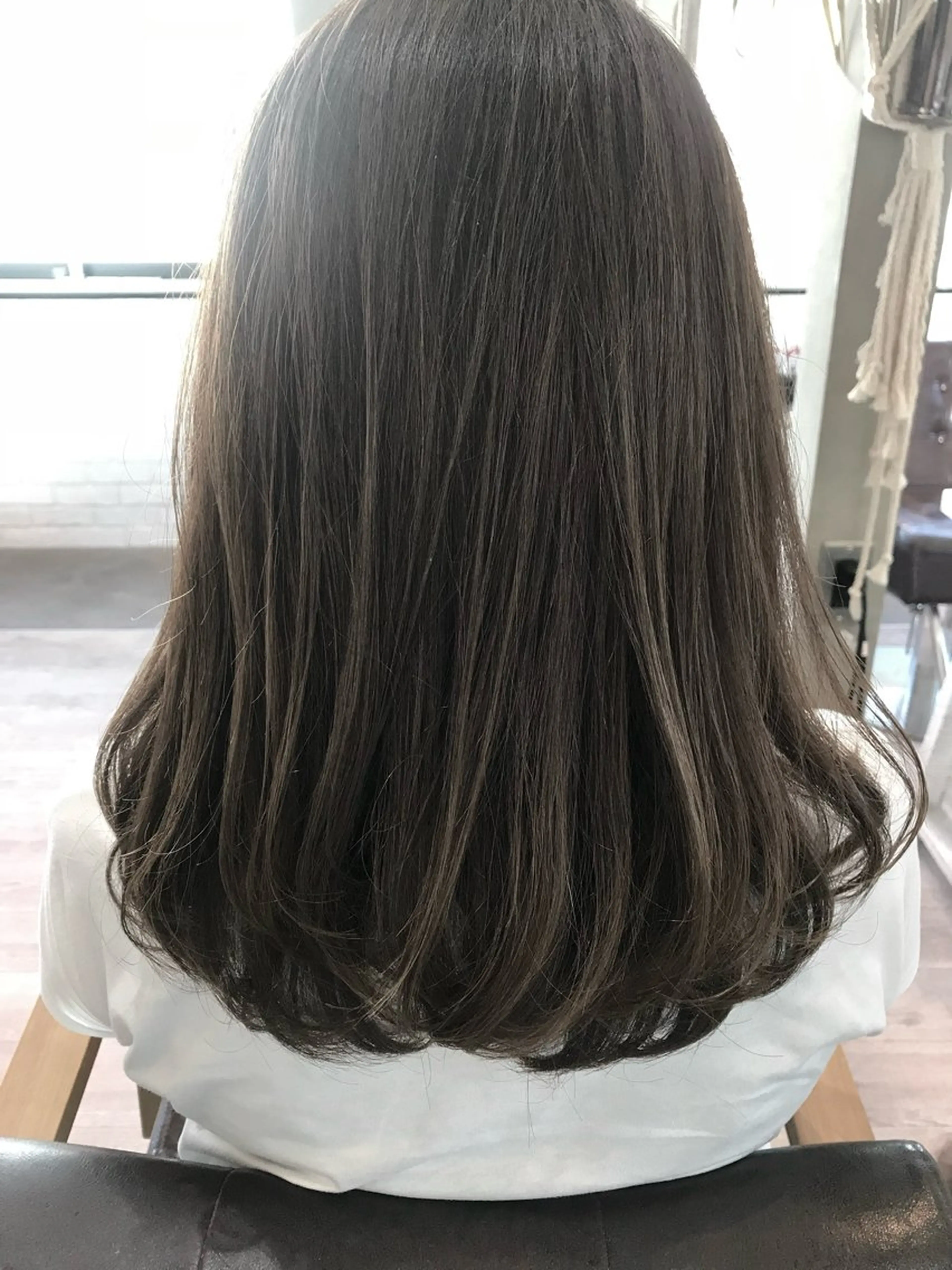 ミディアム カラー AUBE hair ales福岡平尾店所属・塚本 昂のヘアスタイル