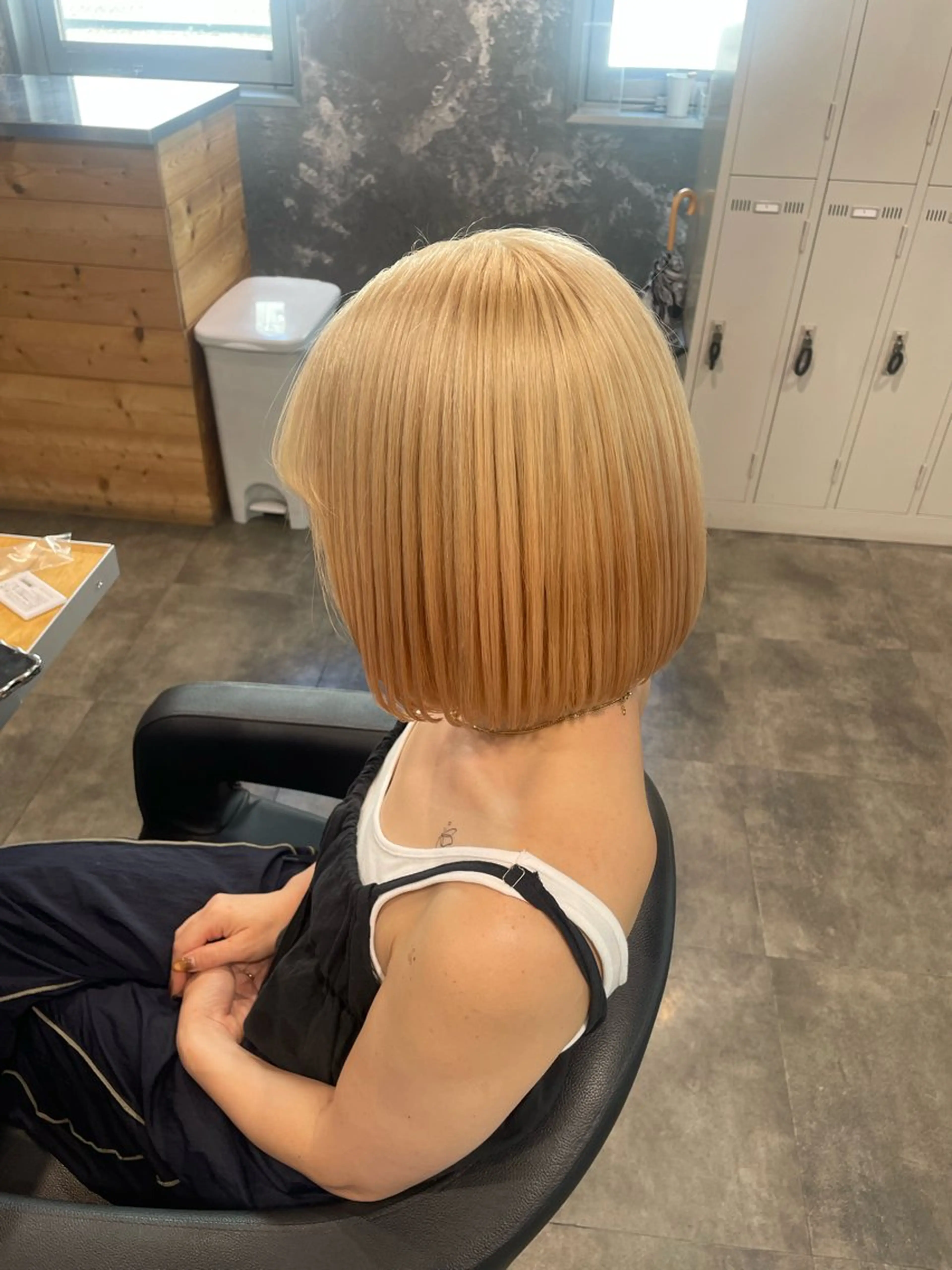 ミディアム カラー ヘアカラー ハイトーンブロンド 横浜💞ミオのヘアスタイル