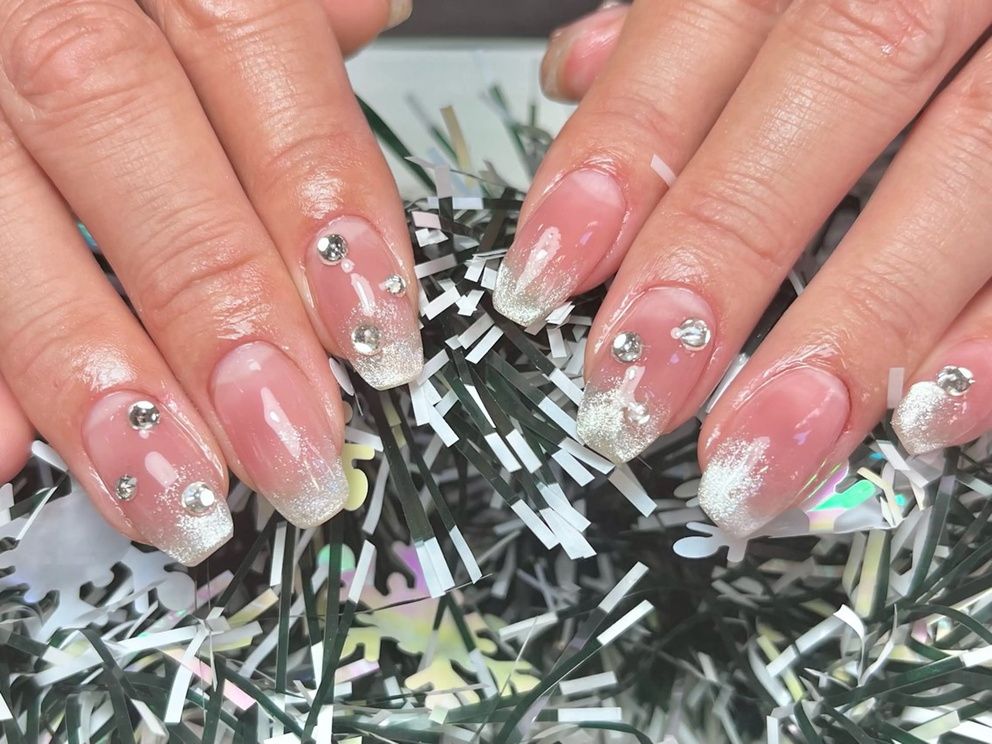 ネイル チークネイル マグネットネイル ハンドネイル Queen nail所属・QUEENＮA IＬ JR寺田町1分のネイルデザイン