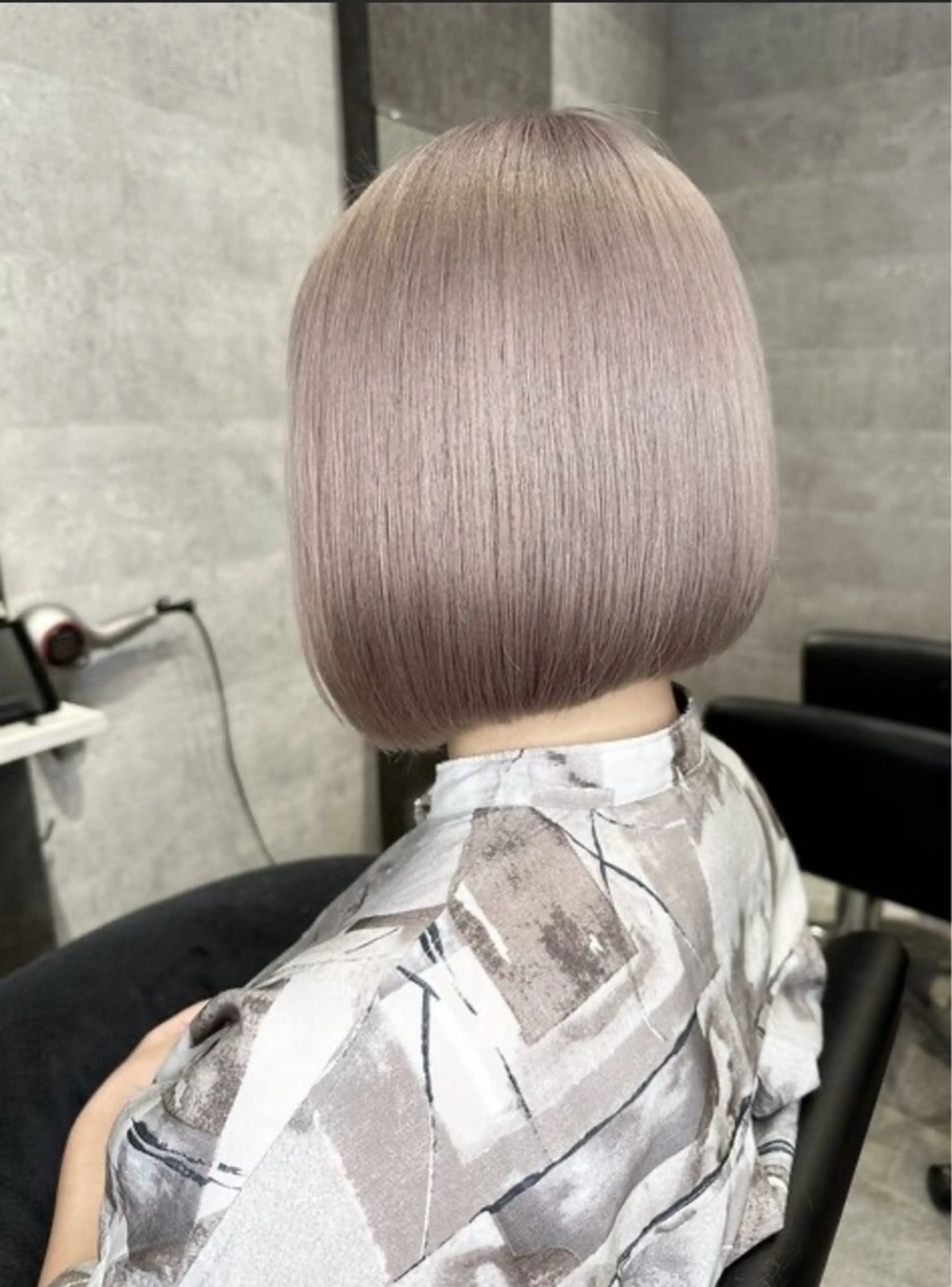 ミディアム カラー ボブ _WHITE /藤田唯生のヘアスタイル