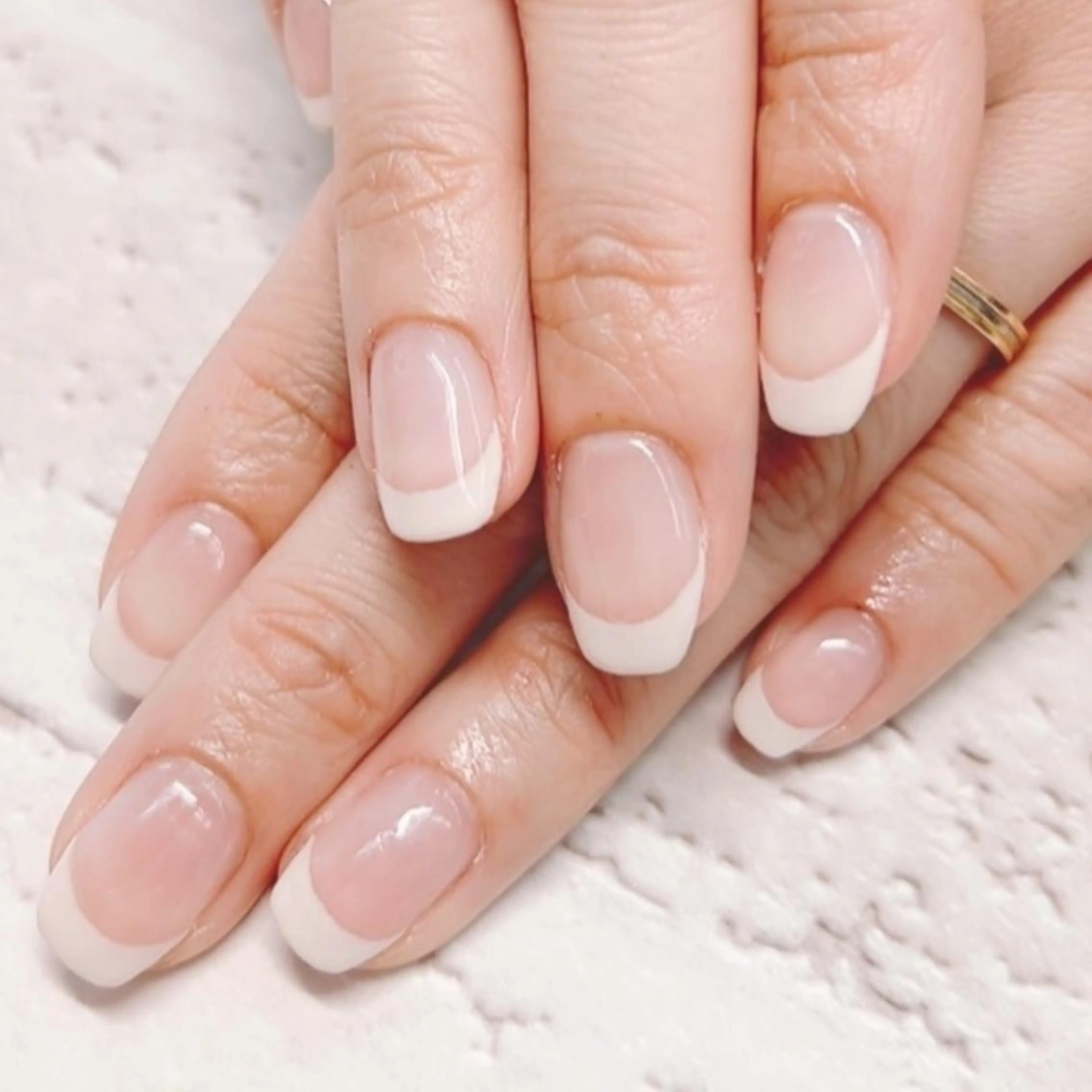 ネイル フレンチネイル ホワイト blanca🌼 Juri(東白楽)のネイルデザイン