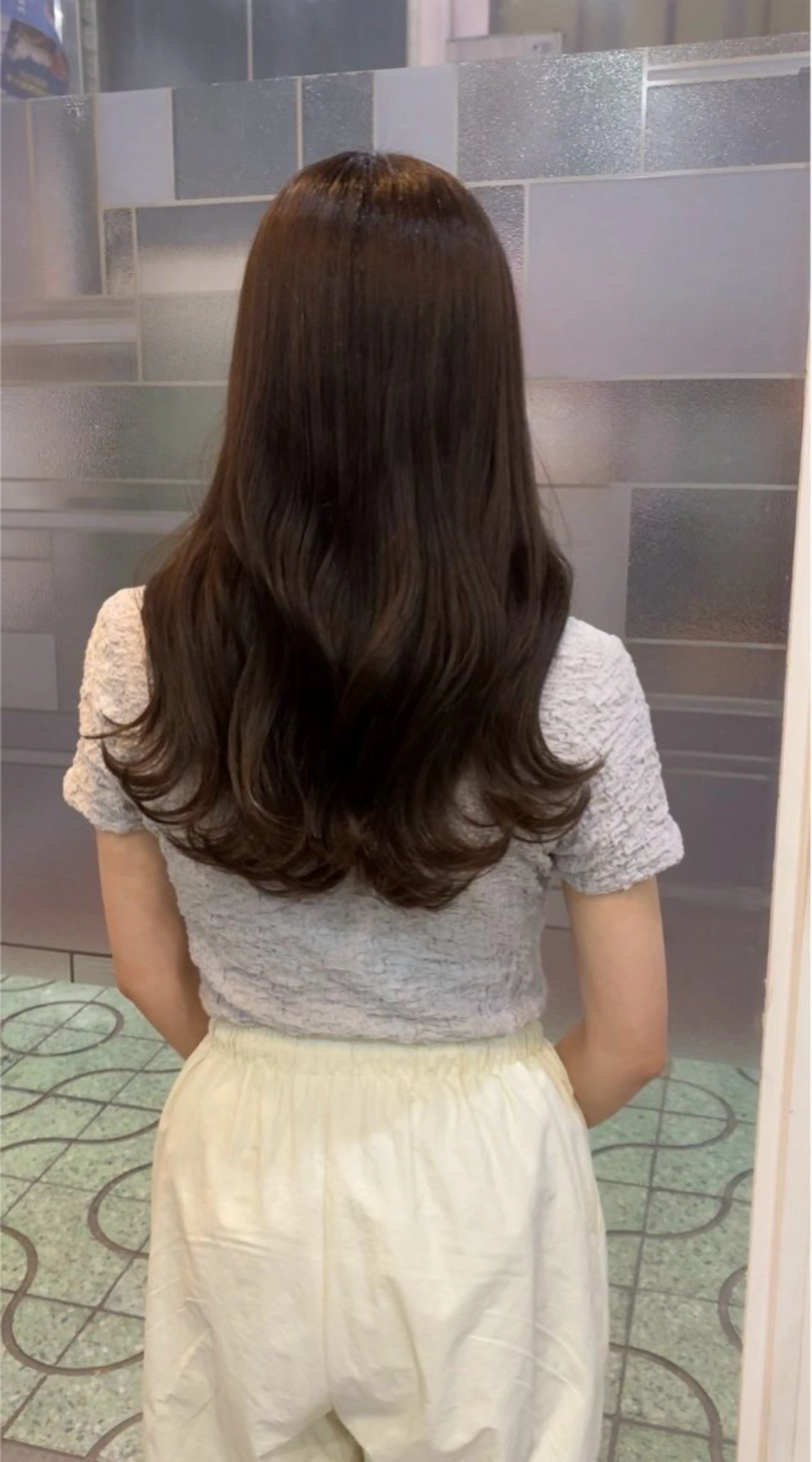 ロング カラー 生尾 虹水のヘアスタイル