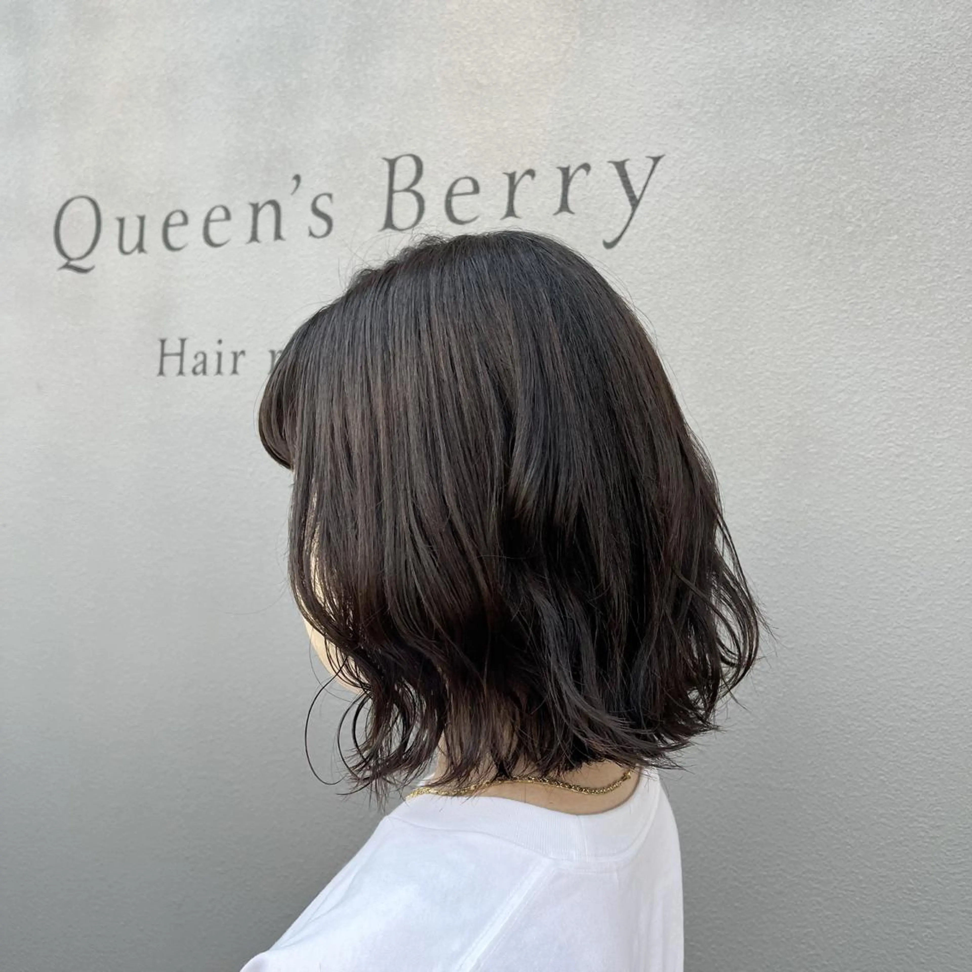 ミディアム 西垣 佳苗のヘアスタイル