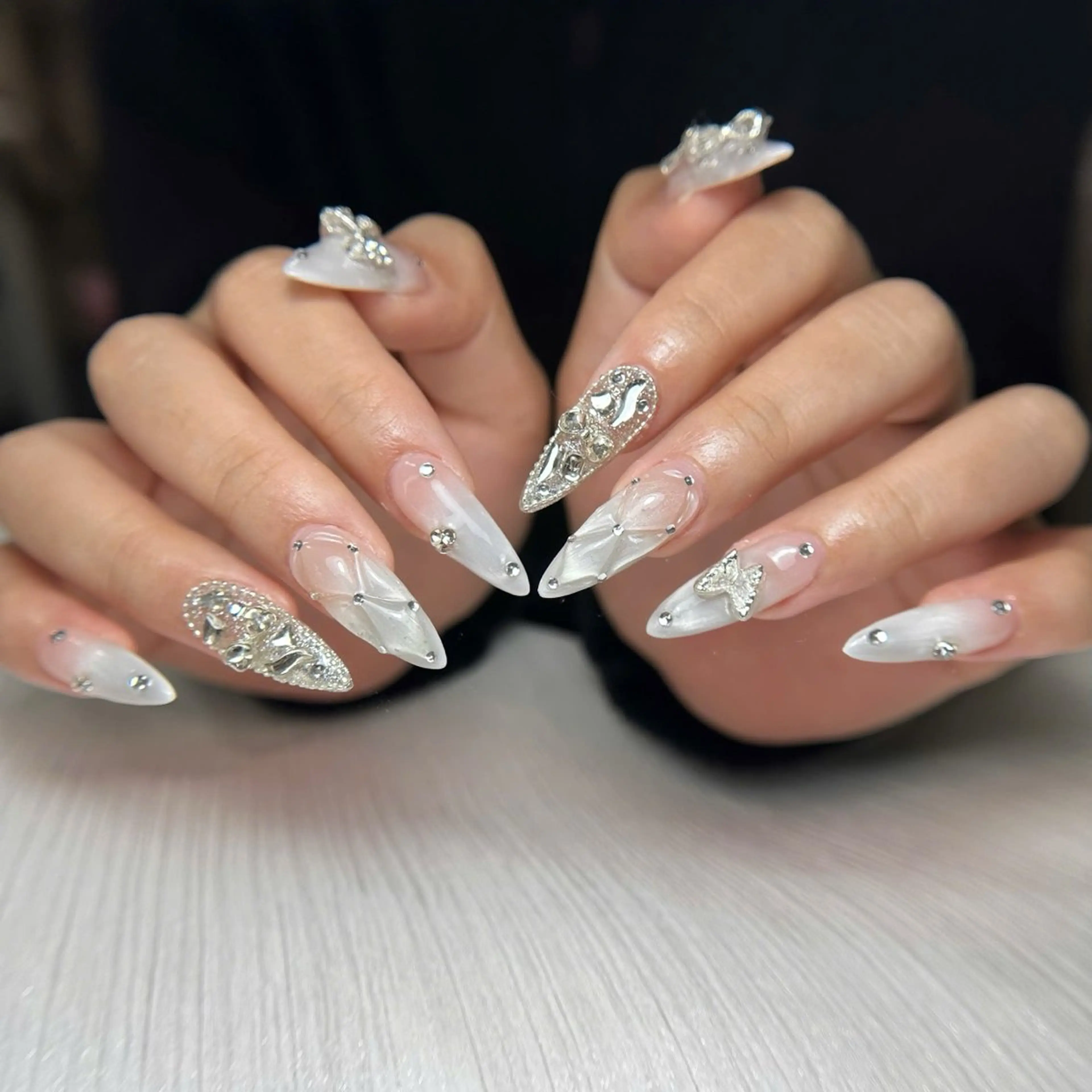 ネイル オーロラネイル 長さ出し フラッシュネイル フレンチネイル ジェルネイル ハンドネイル KITTY_NAILS所属・KITTY nailsのネイルデザイン